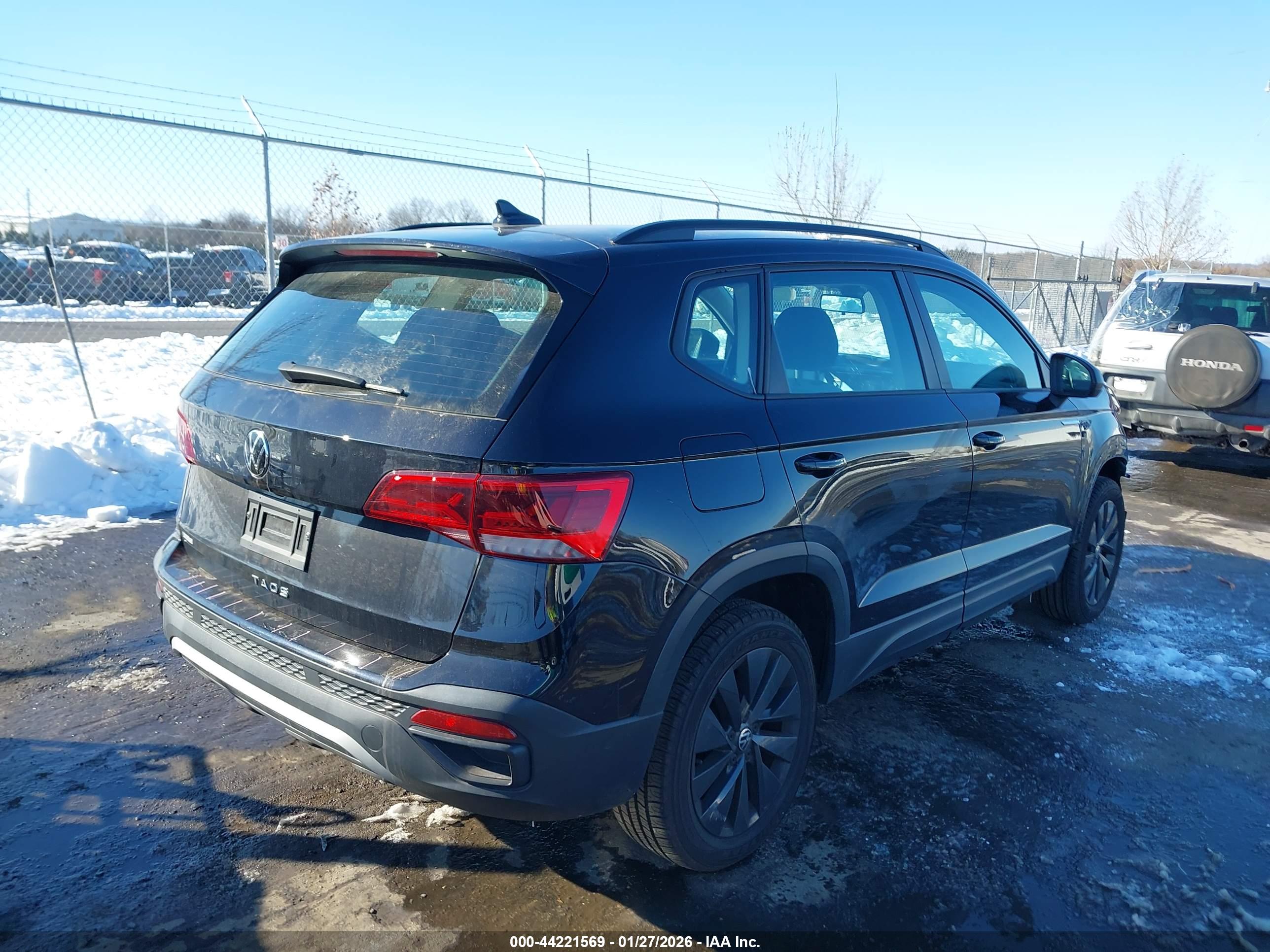 VOLKSWAGEN TAOS image 4