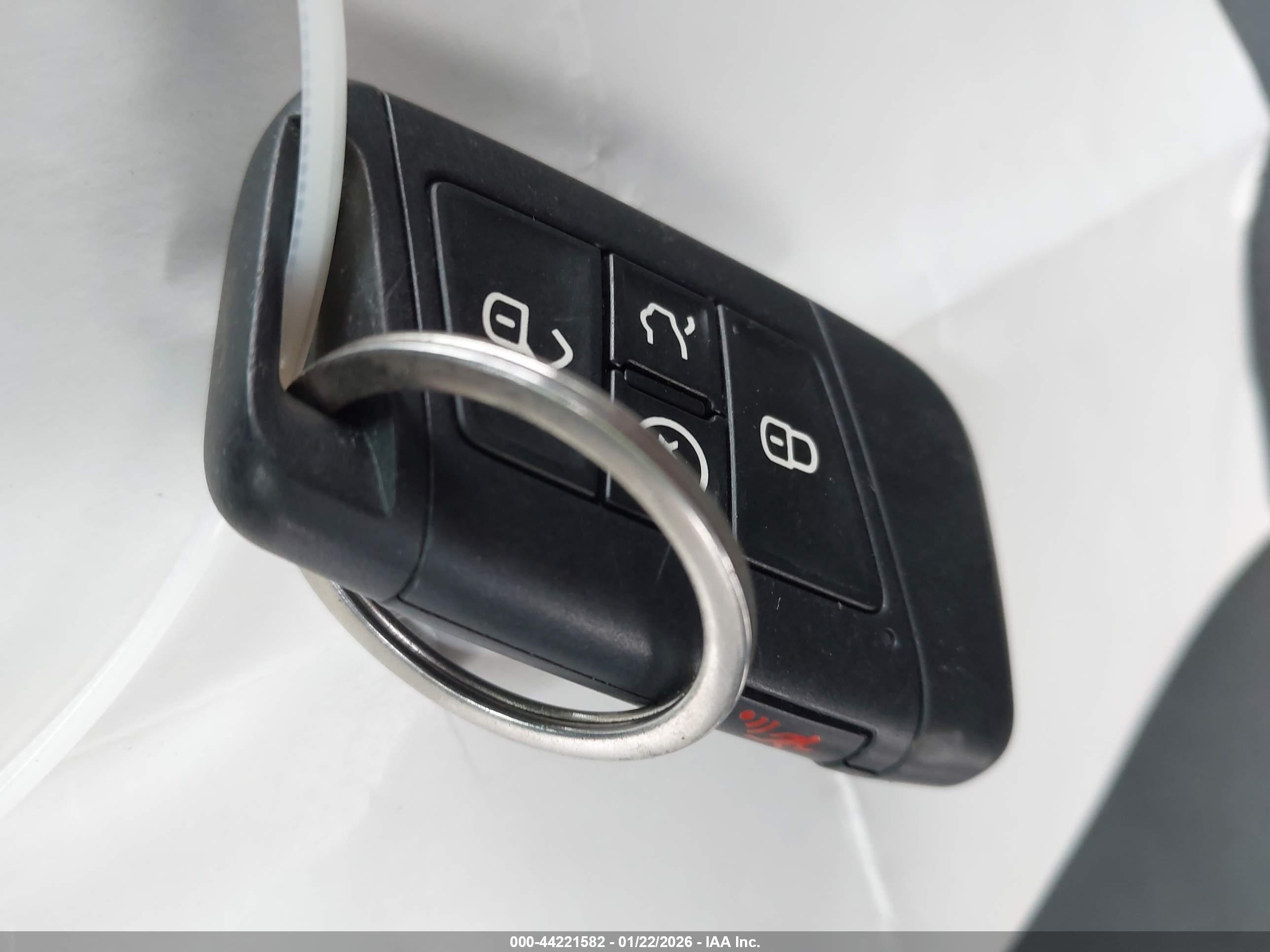 VOLKSWAGEN TAOS image 11