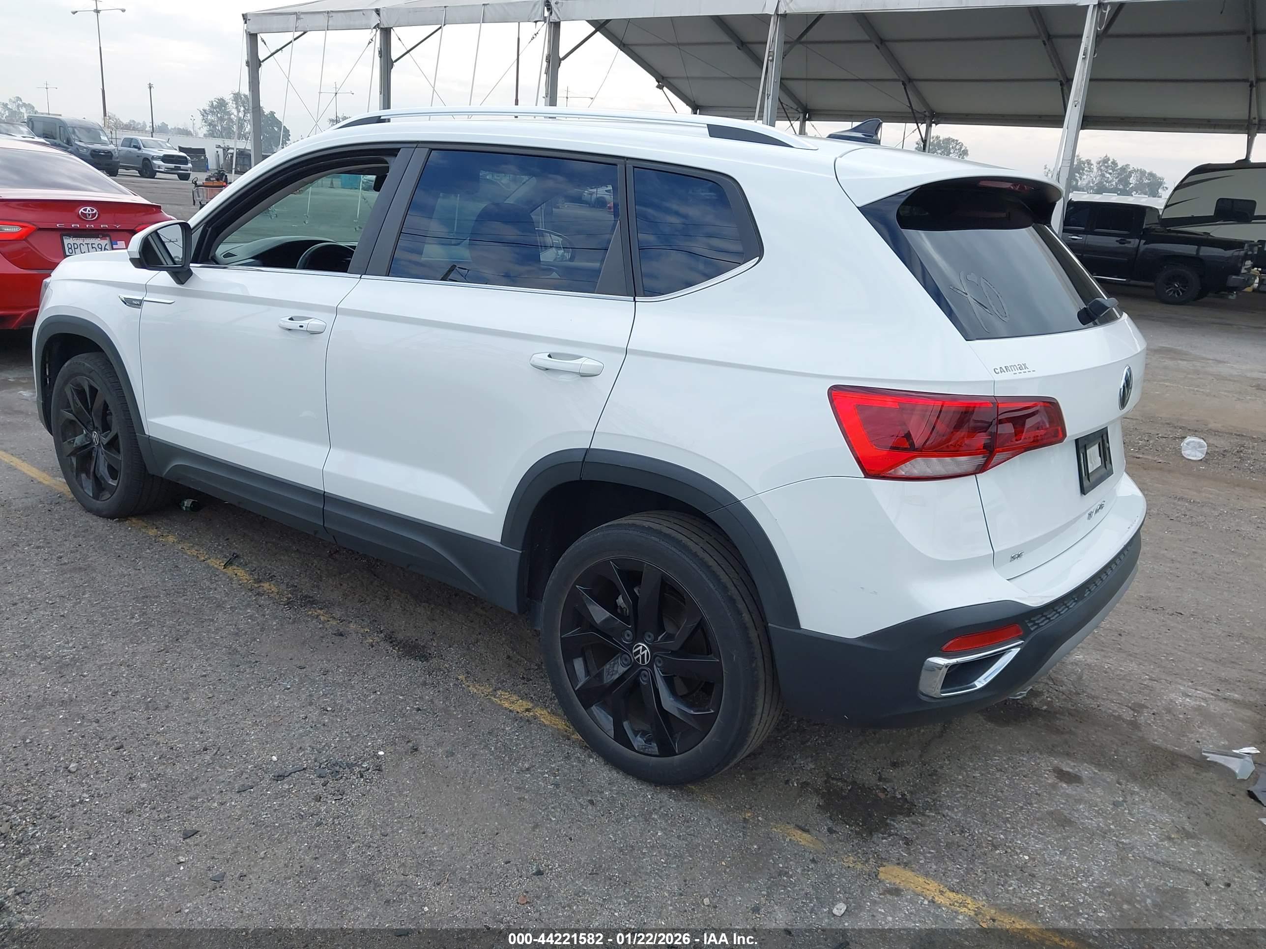 VOLKSWAGEN TAOS image 3