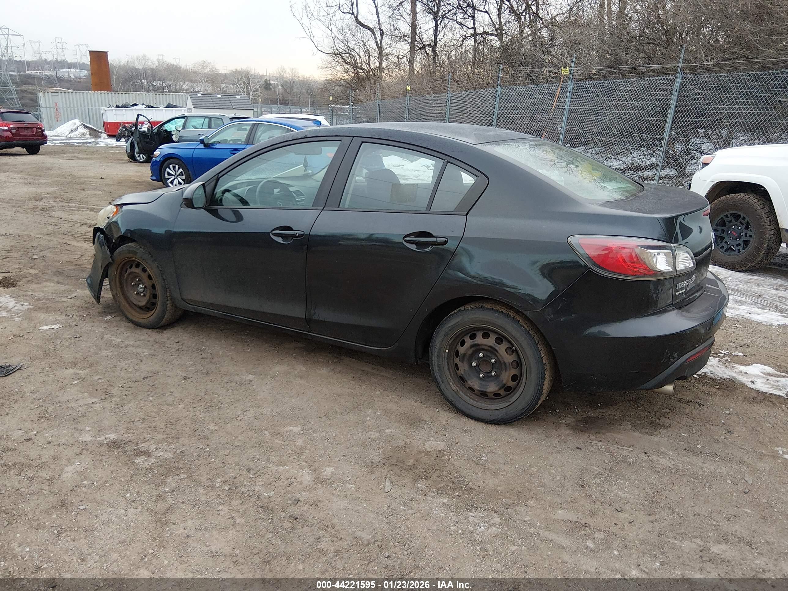MAZDA MAZDA3 image 3