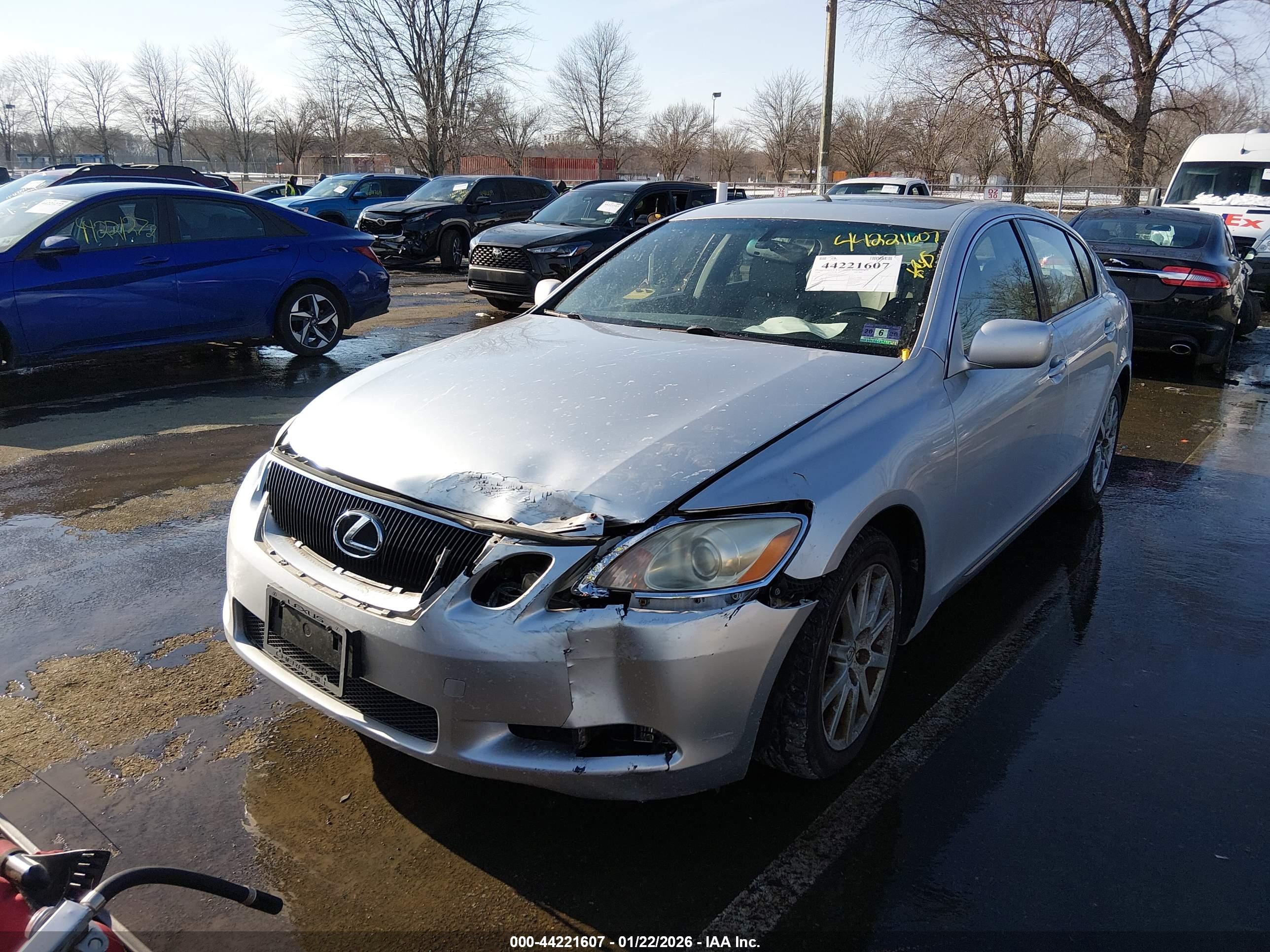 LEXUS GS image 2
