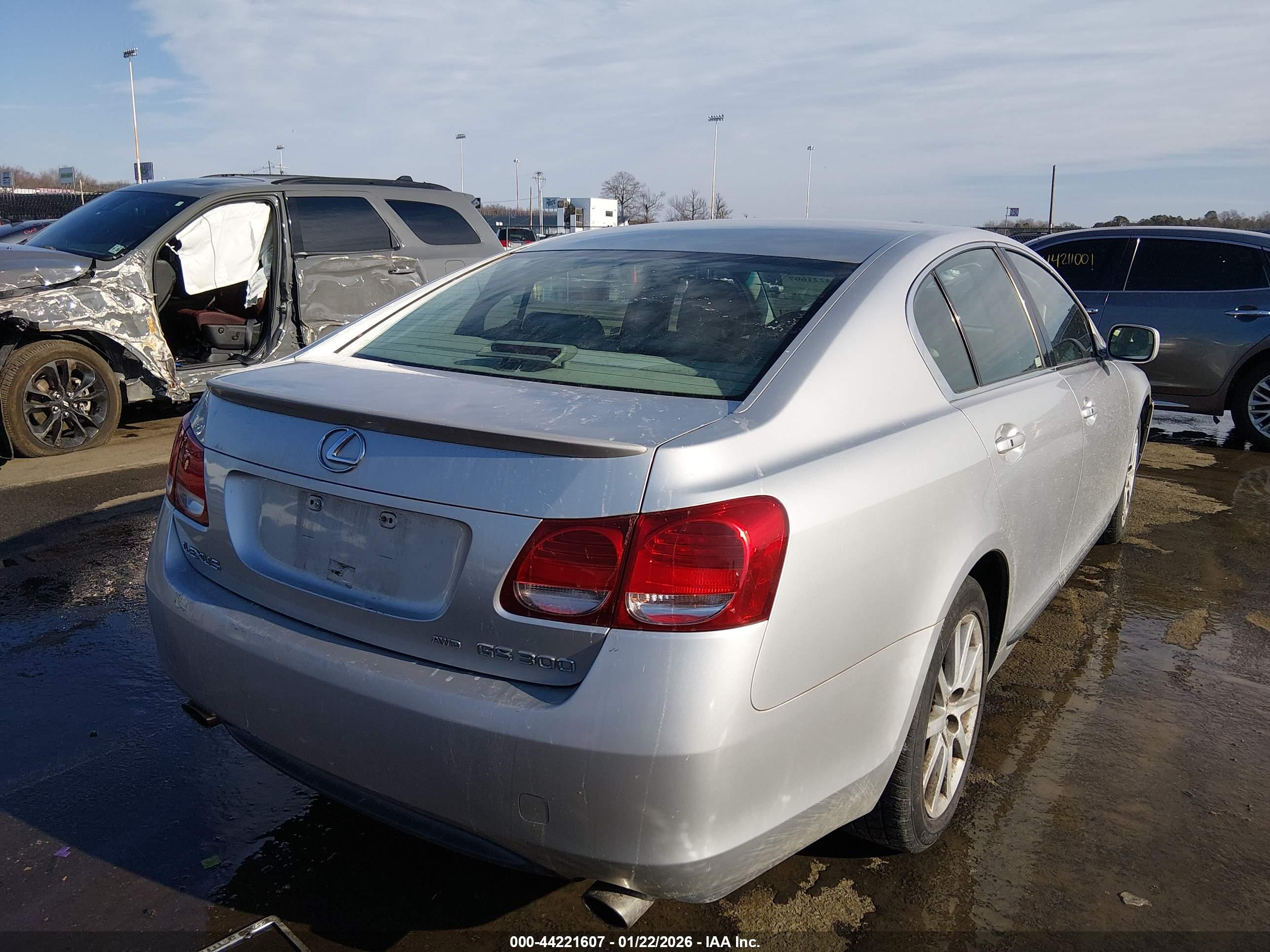 LEXUS GS image 4