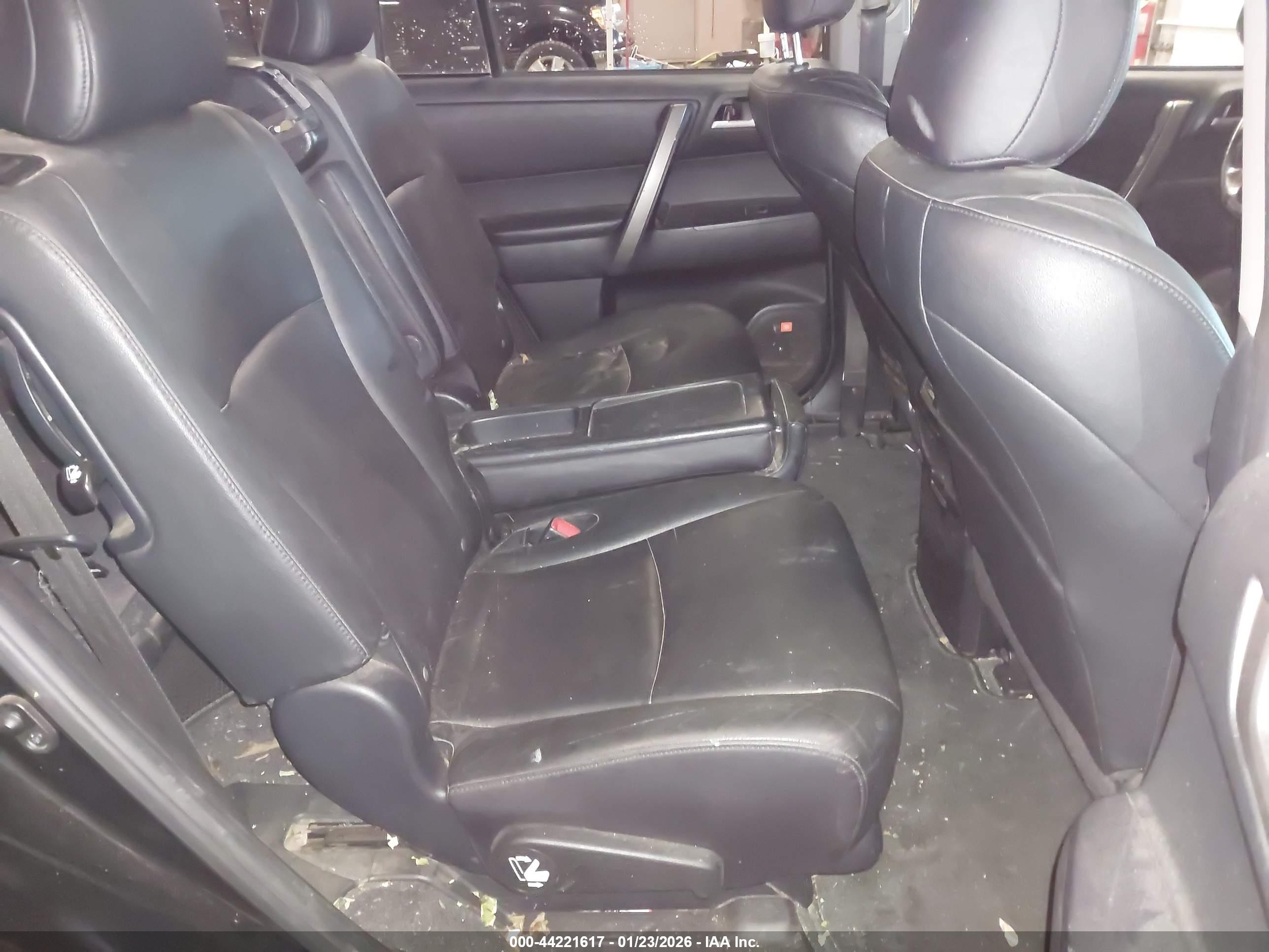 TOYOTA HIGHLANDER image 8