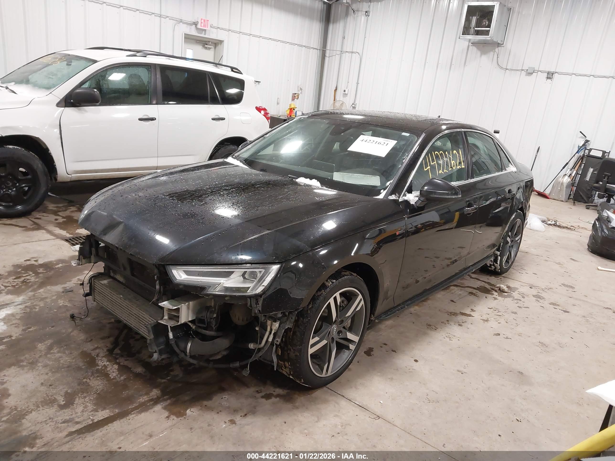 AUDI A4 image 2