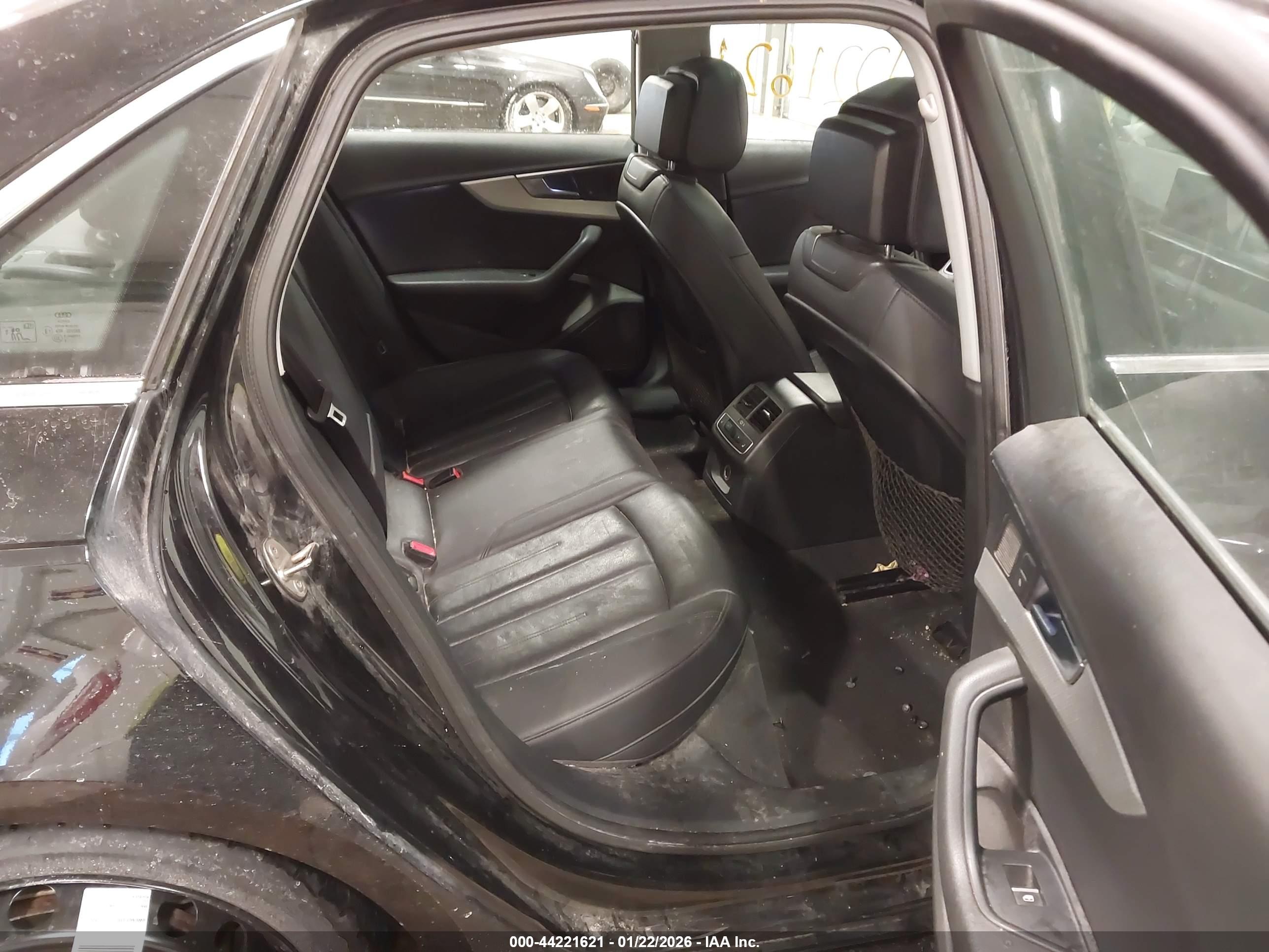 AUDI A4 image 8