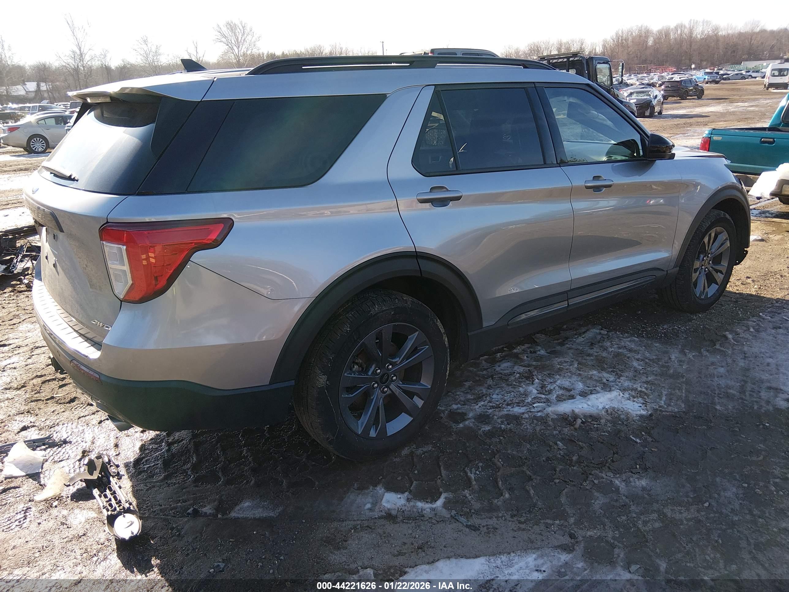 FORD EXPLORER image 4