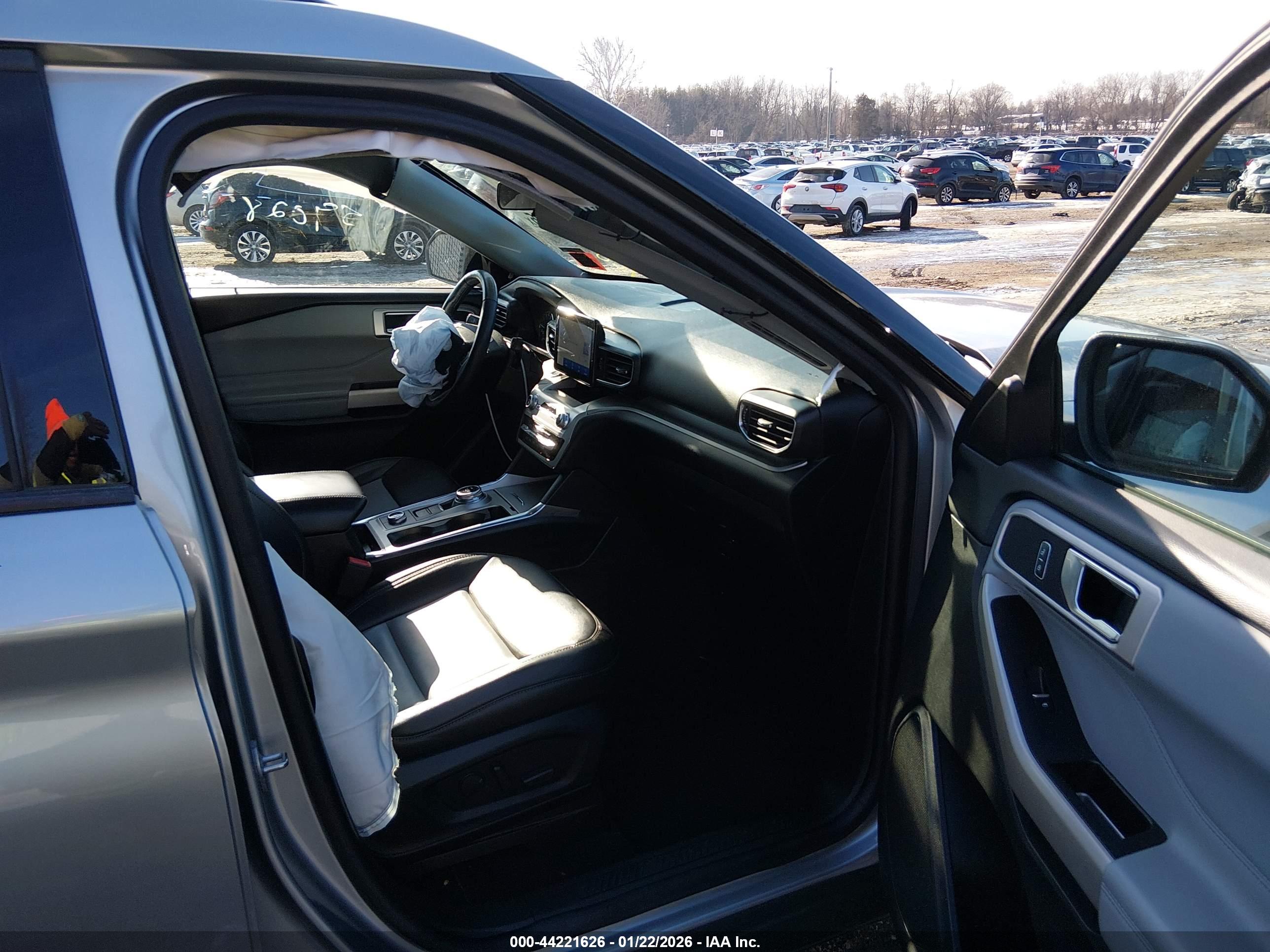 FORD EXPLORER image 5