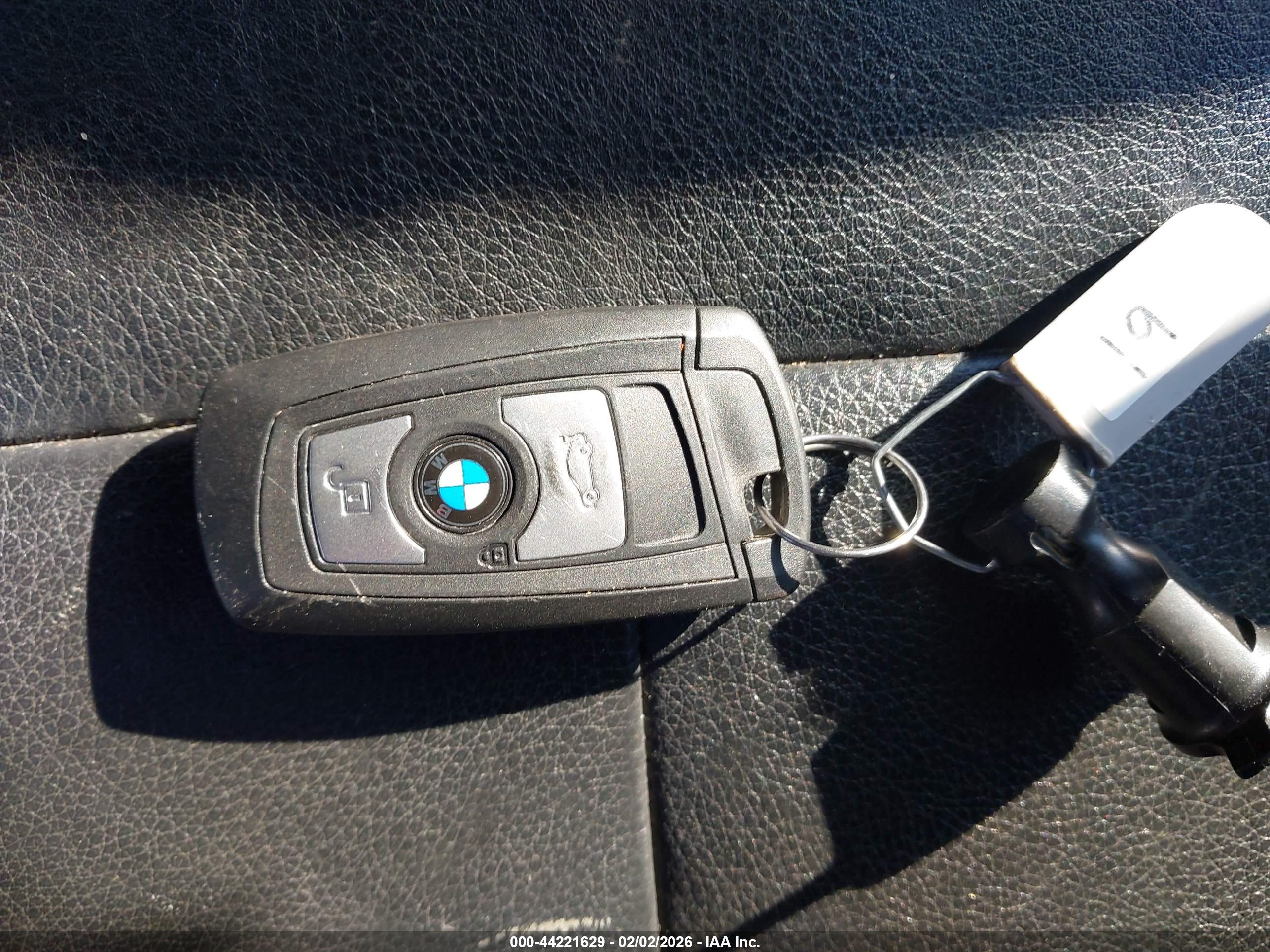 BMW 328I image 11