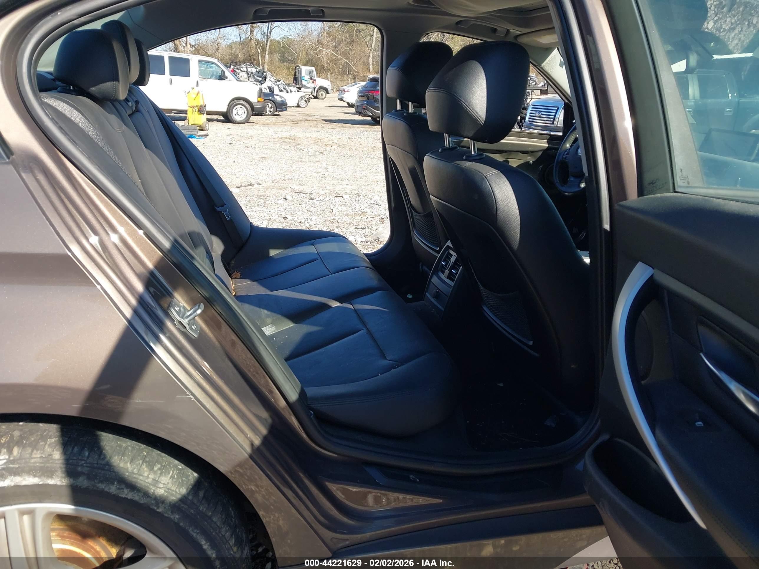 BMW 328I image 8