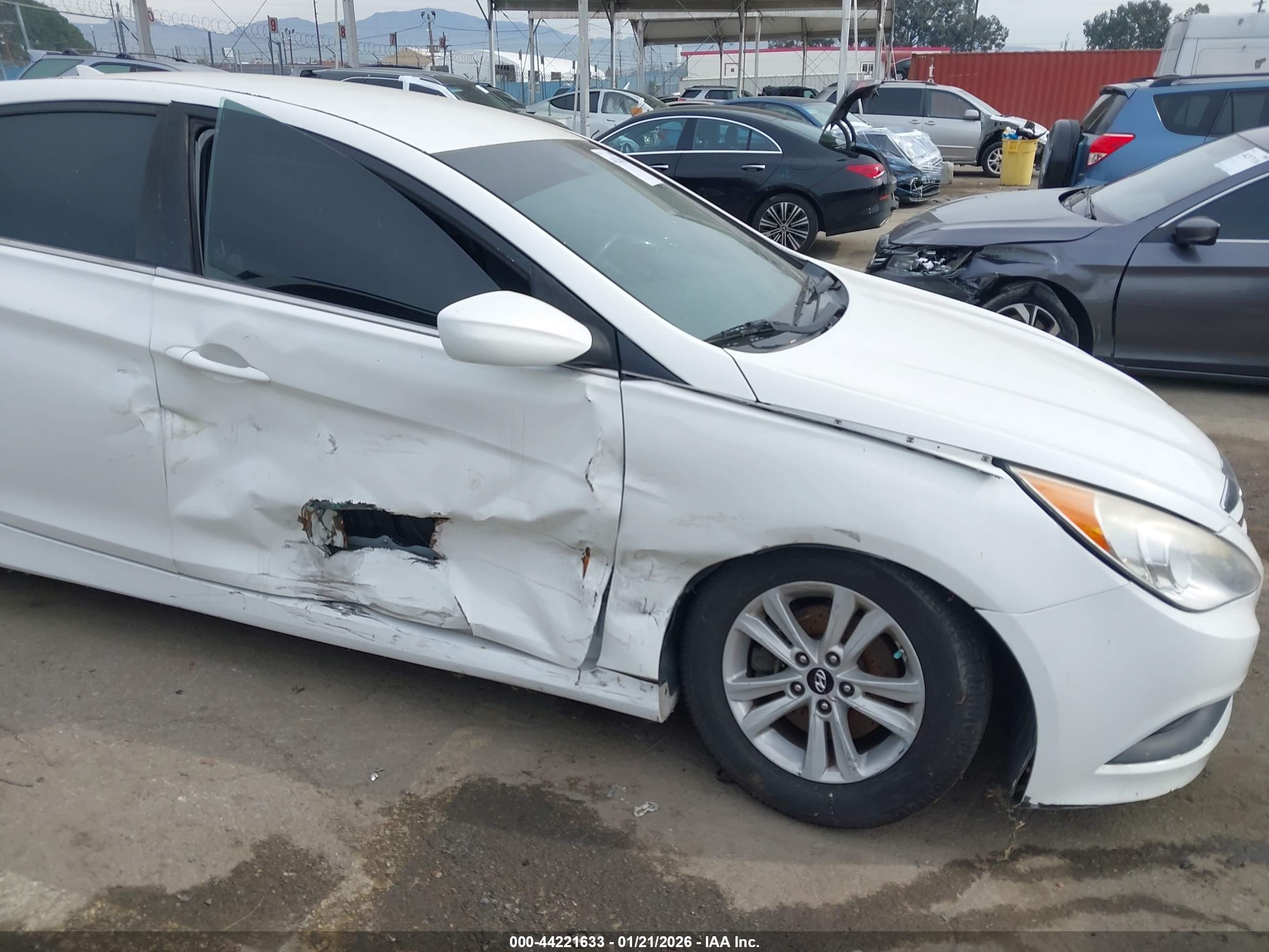 HYUNDAI SONATA image 6