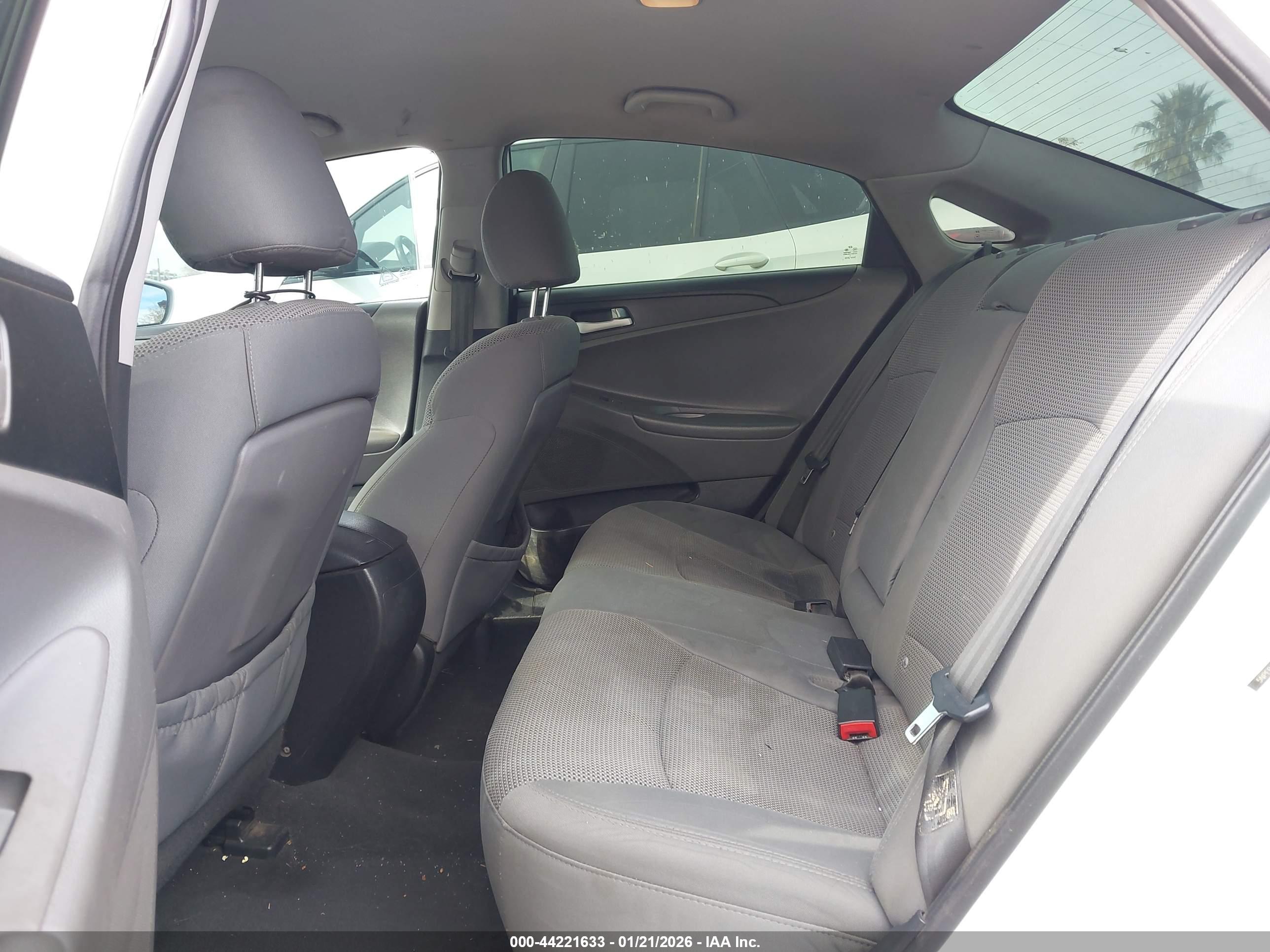 HYUNDAI SONATA image 8