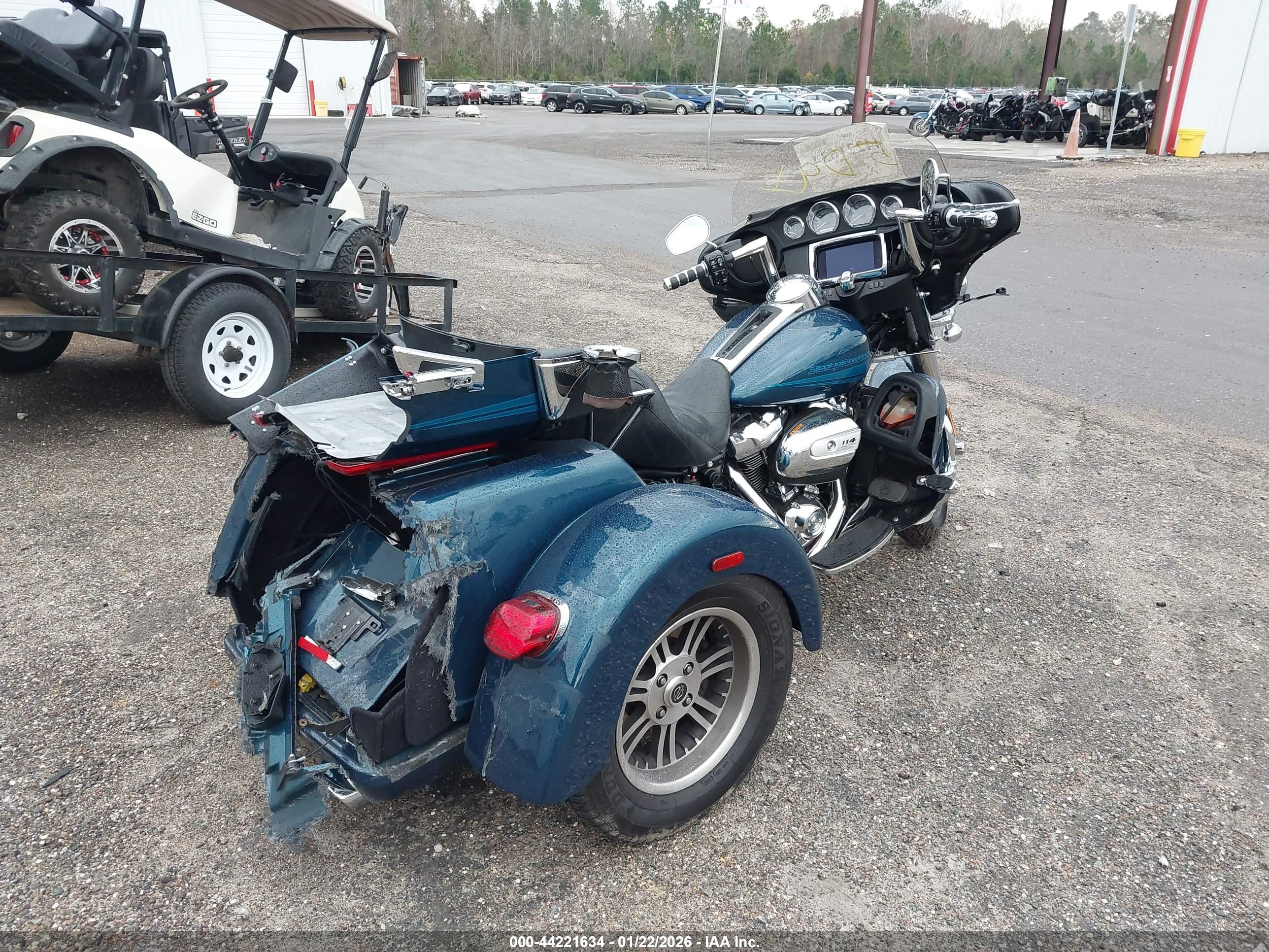 HARLEY-DAVIDSON FLHTCUTG image 4