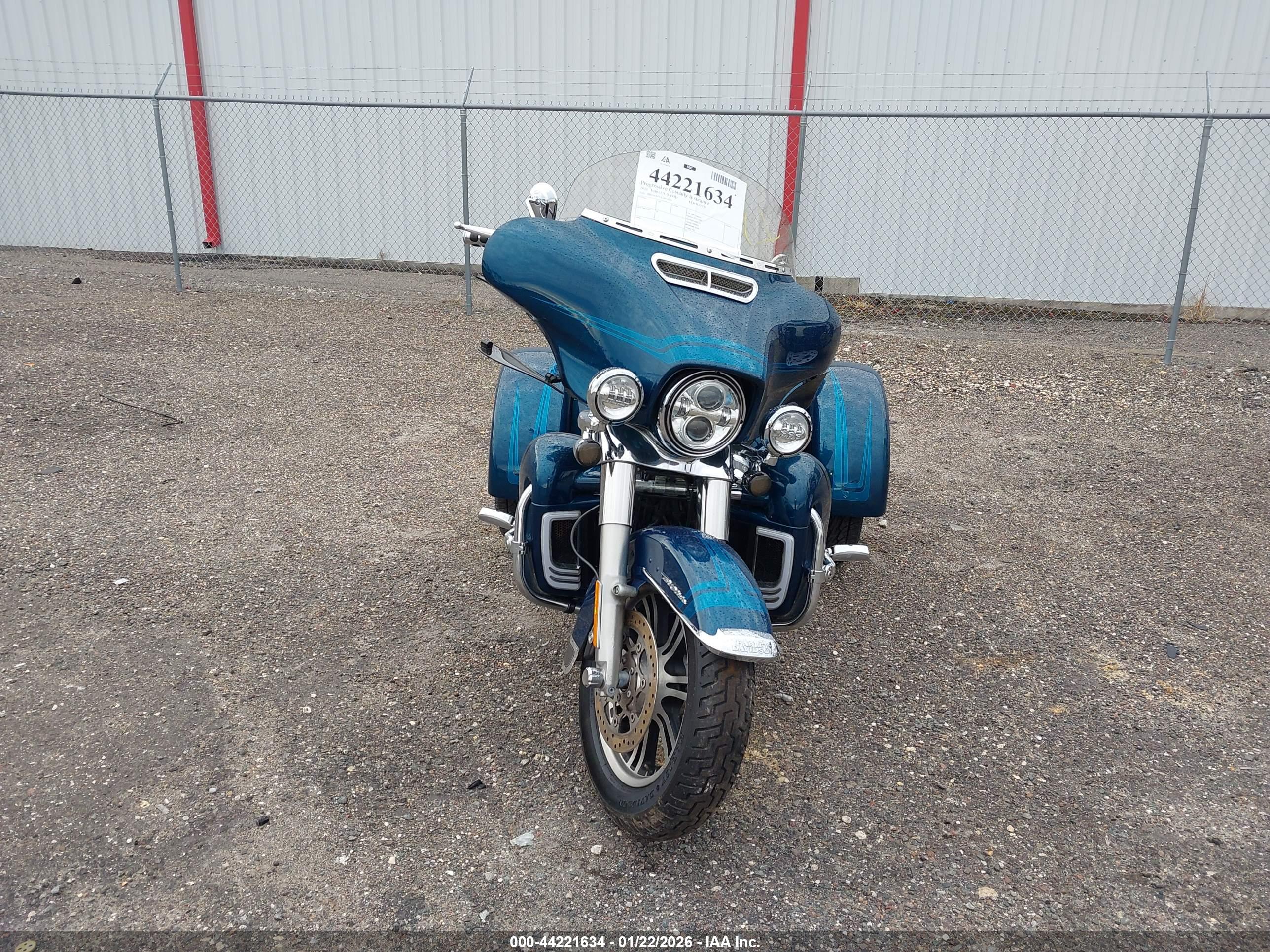 HARLEY-DAVIDSON FLHTCUTG image 5