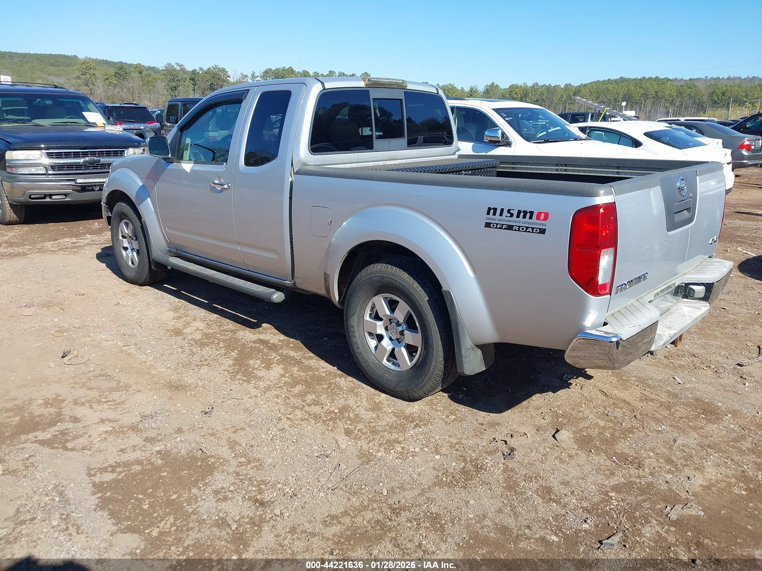 NISSAN FRONTIER image 3