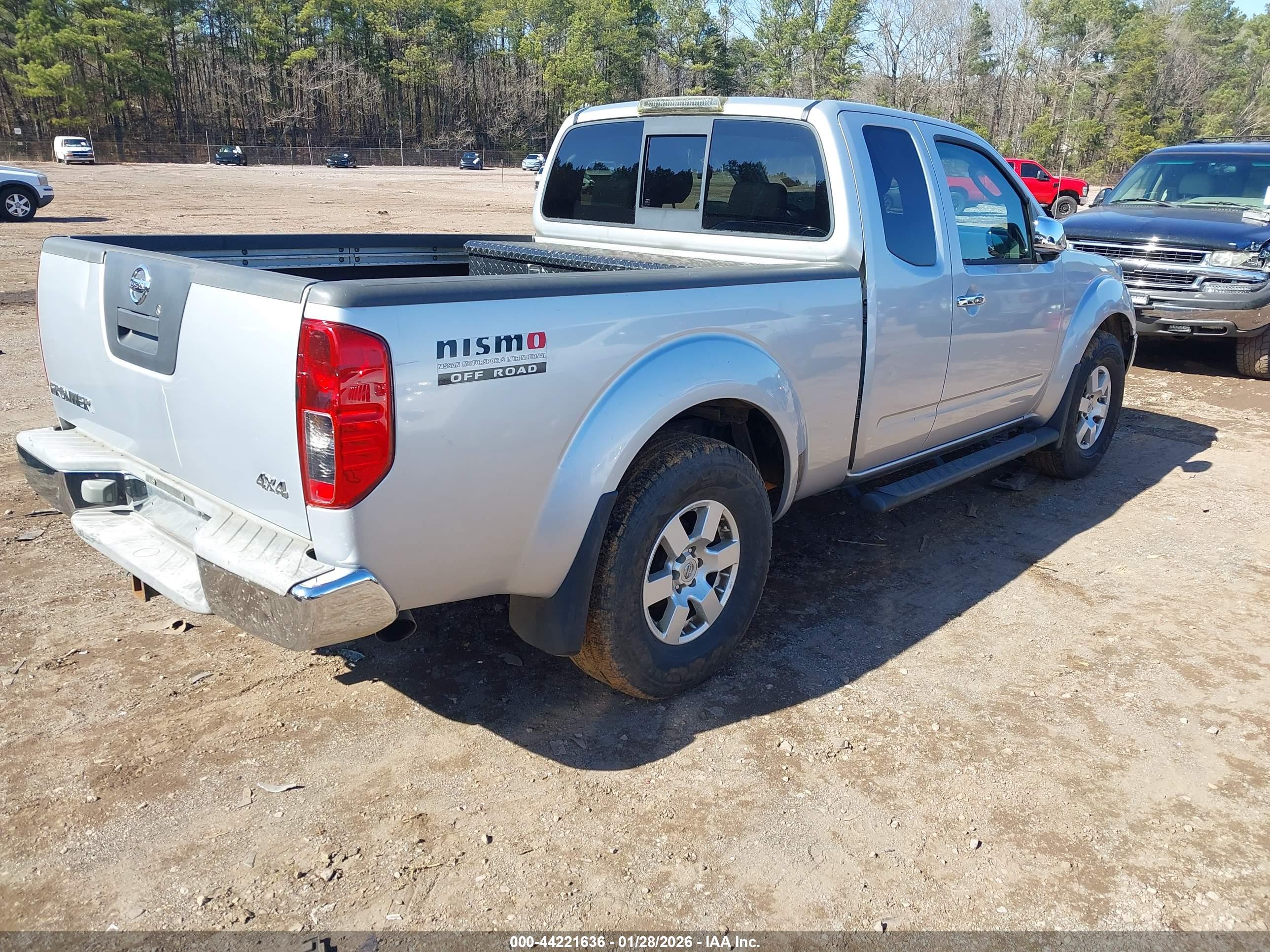 NISSAN FRONTIER image 4