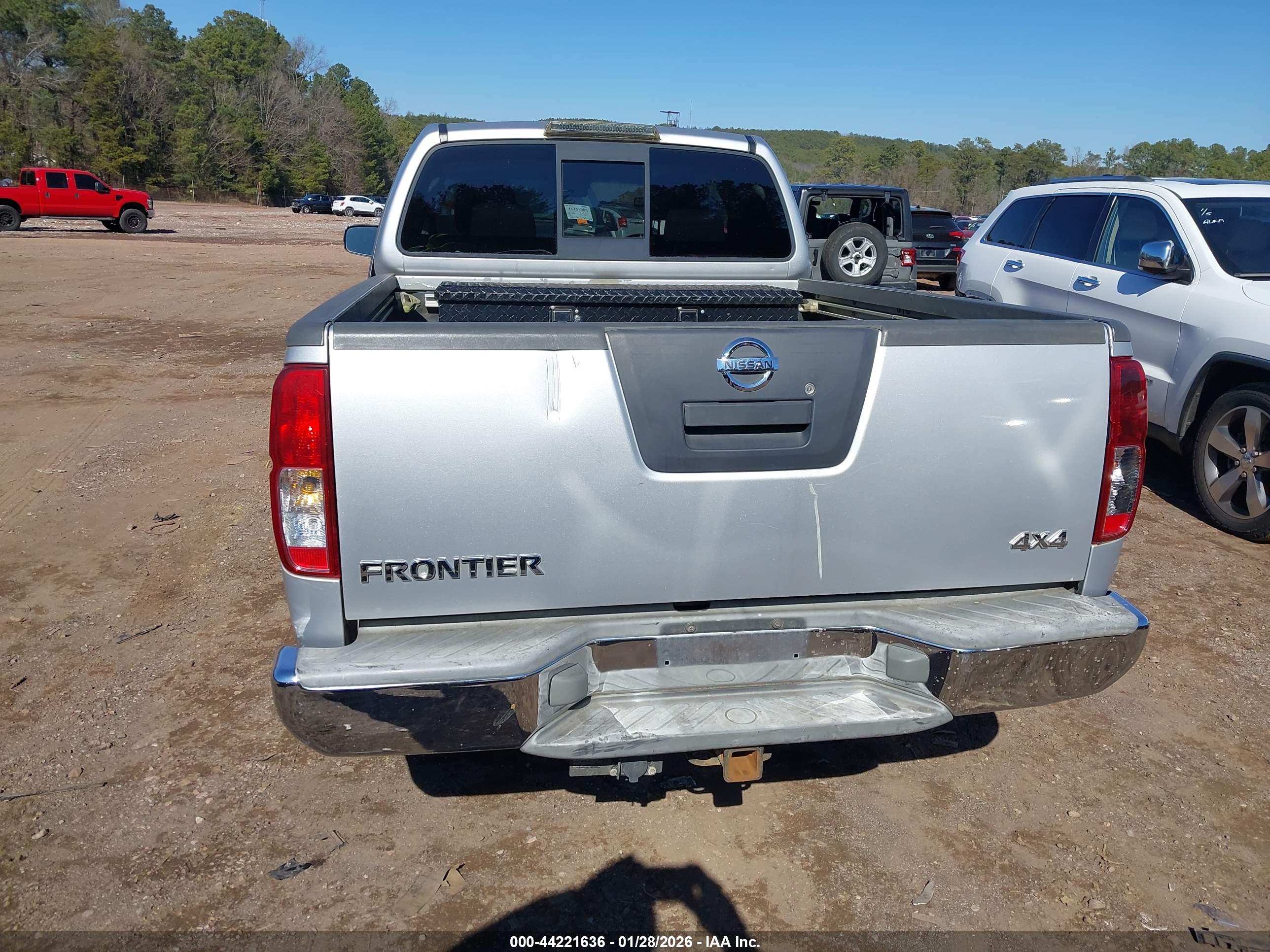 NISSAN FRONTIER image 6