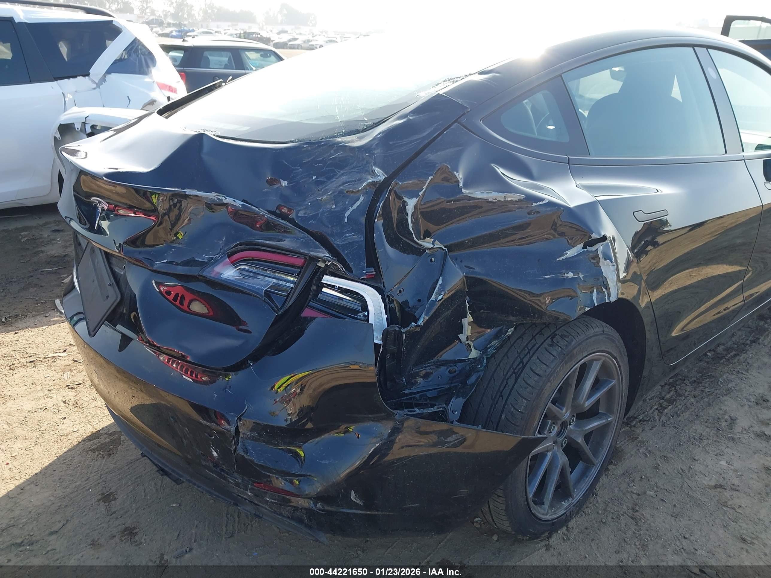 TESLA MODEL image 6