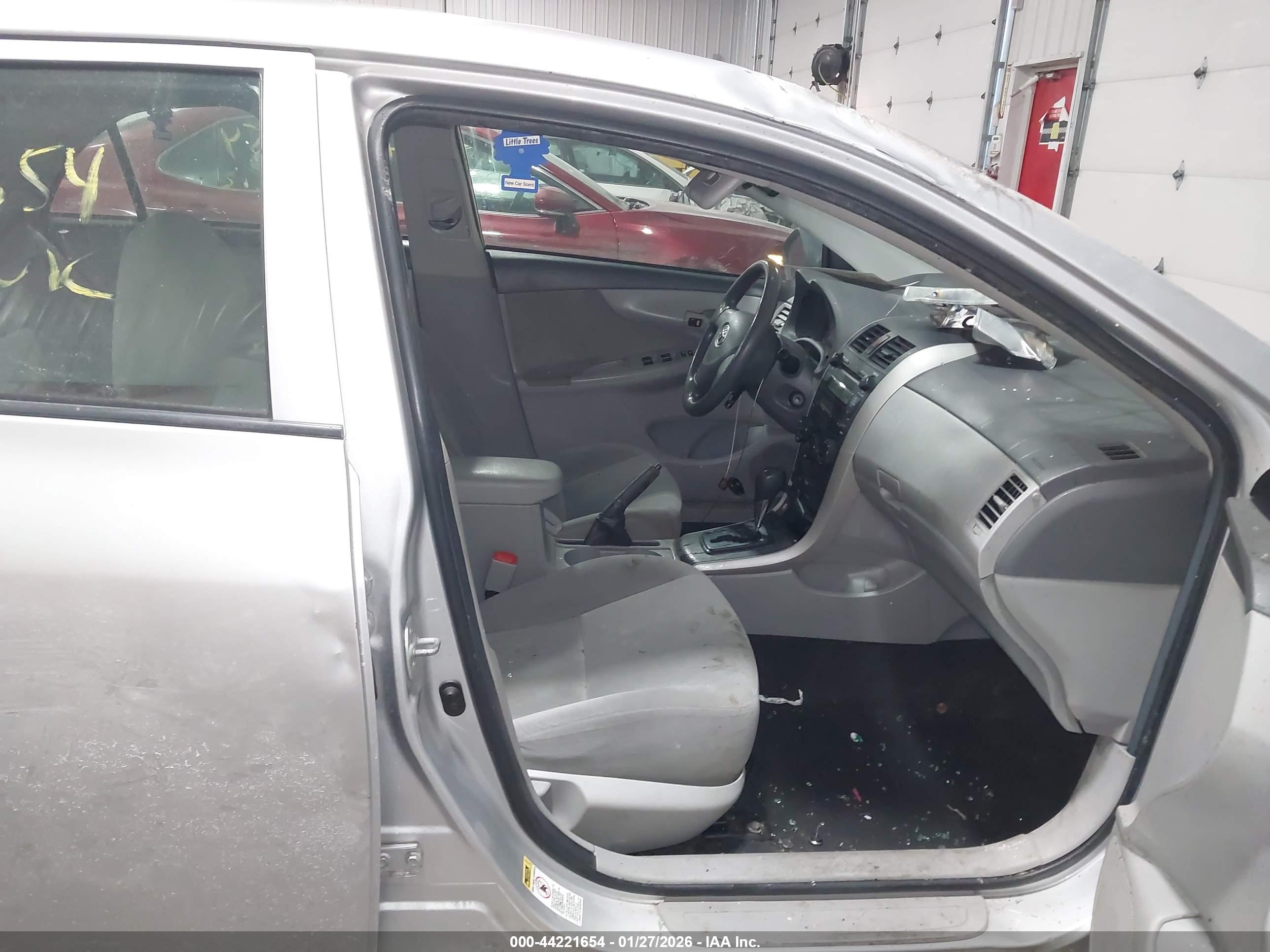 TOYOTA COROLLA image 5