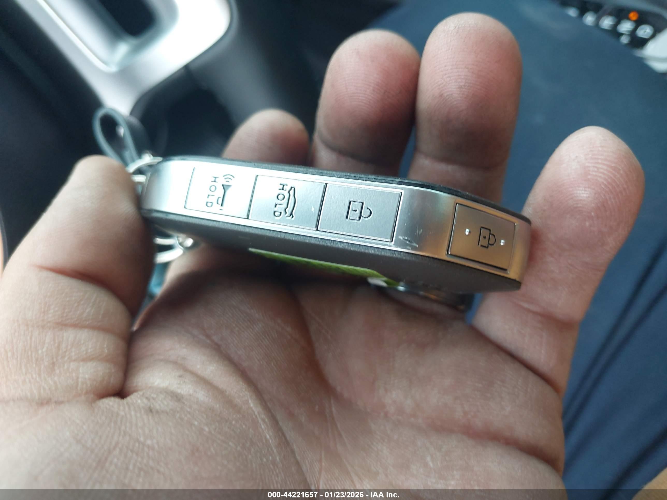 KIA K5 image 11