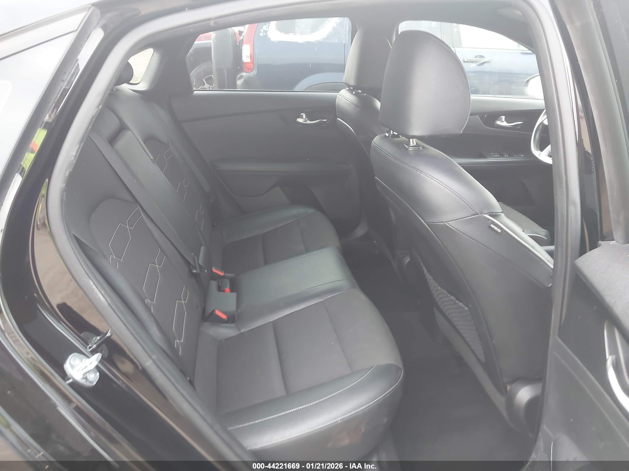 KIA FORTE image 8