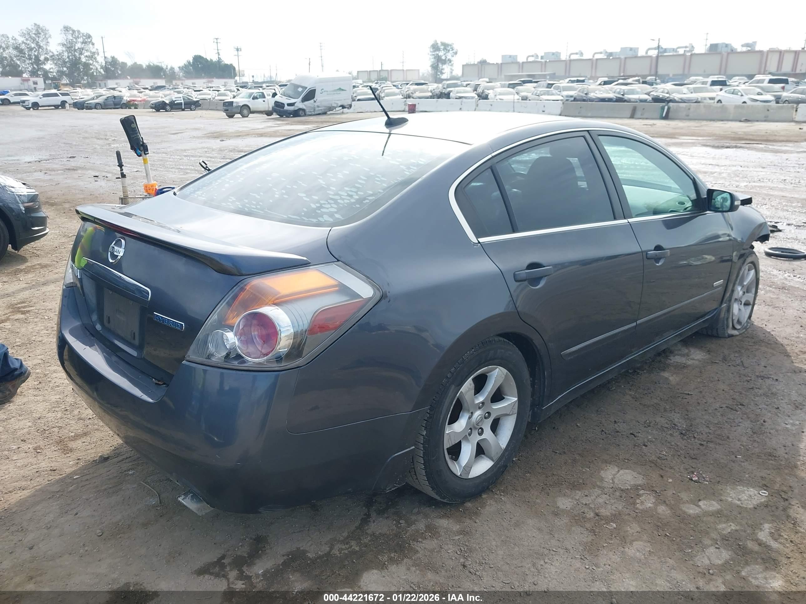 NISSAN ALTIMA image 4