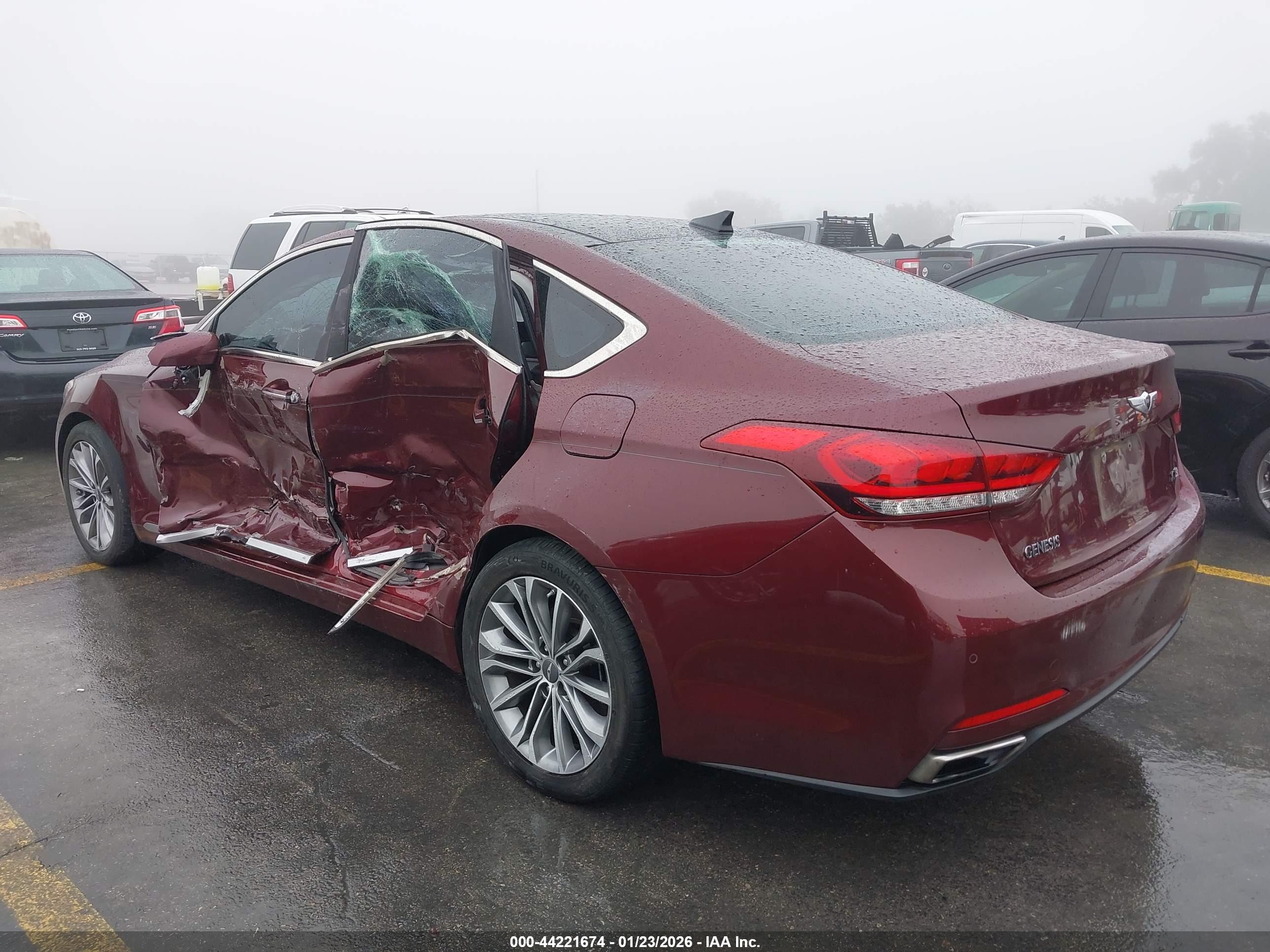 HYUNDAI GENESIS image 3