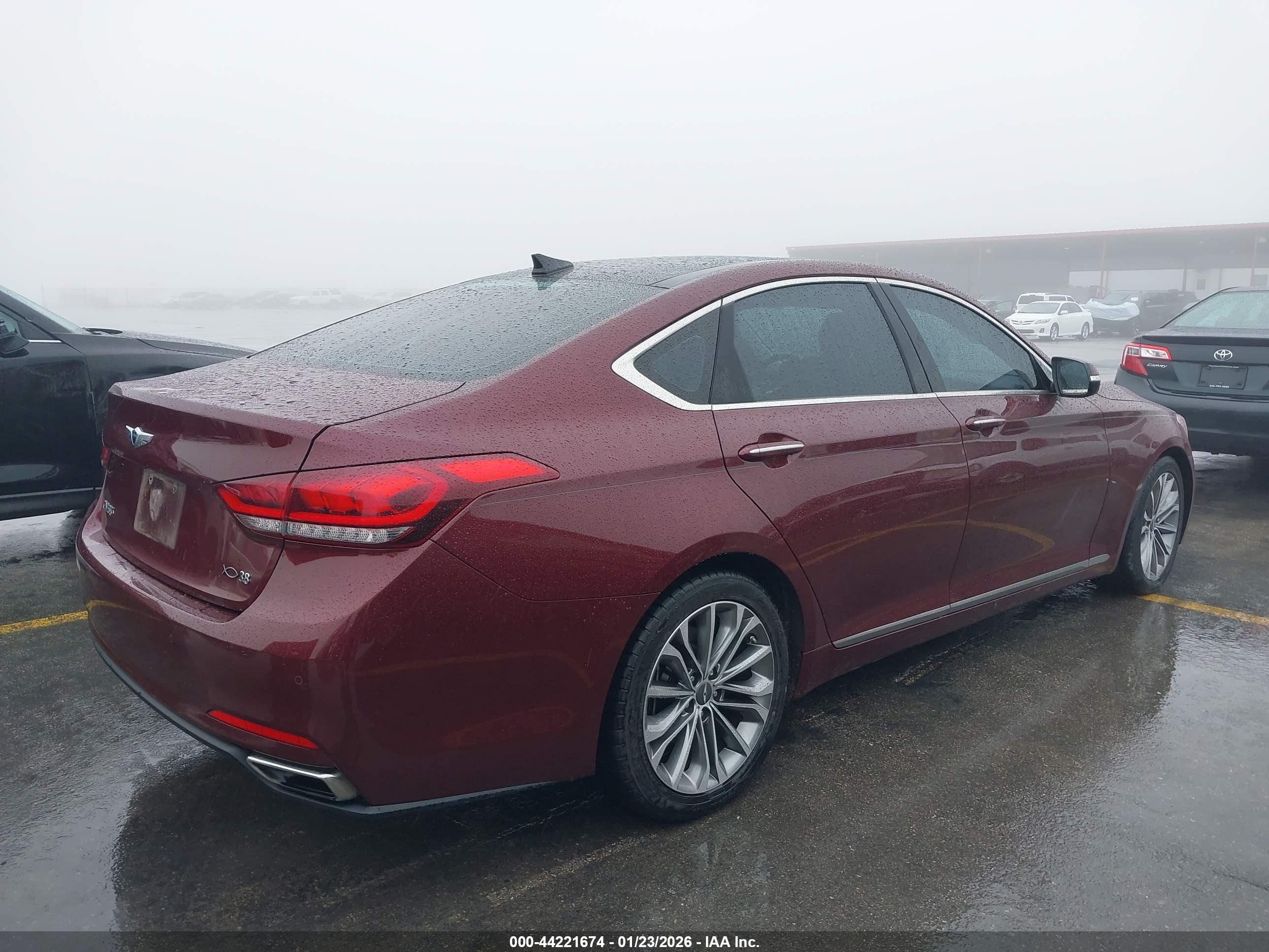 HYUNDAI GENESIS image 4