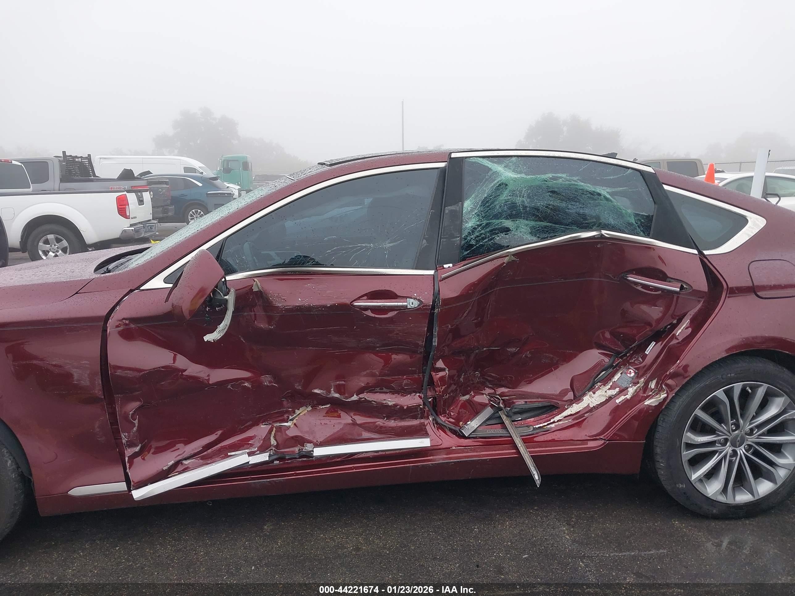 HYUNDAI GENESIS image 6