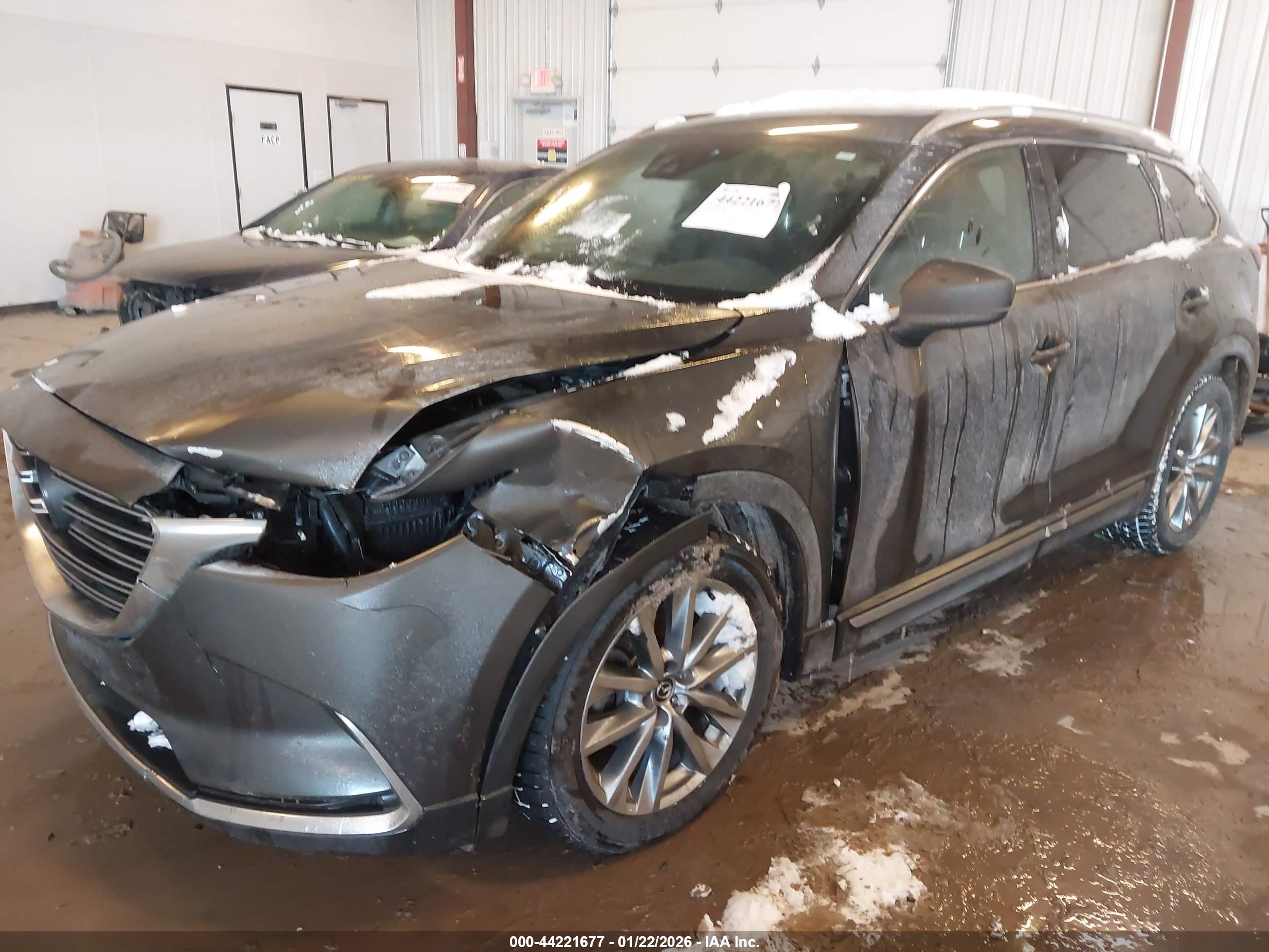 MAZDA CX-9 image 2