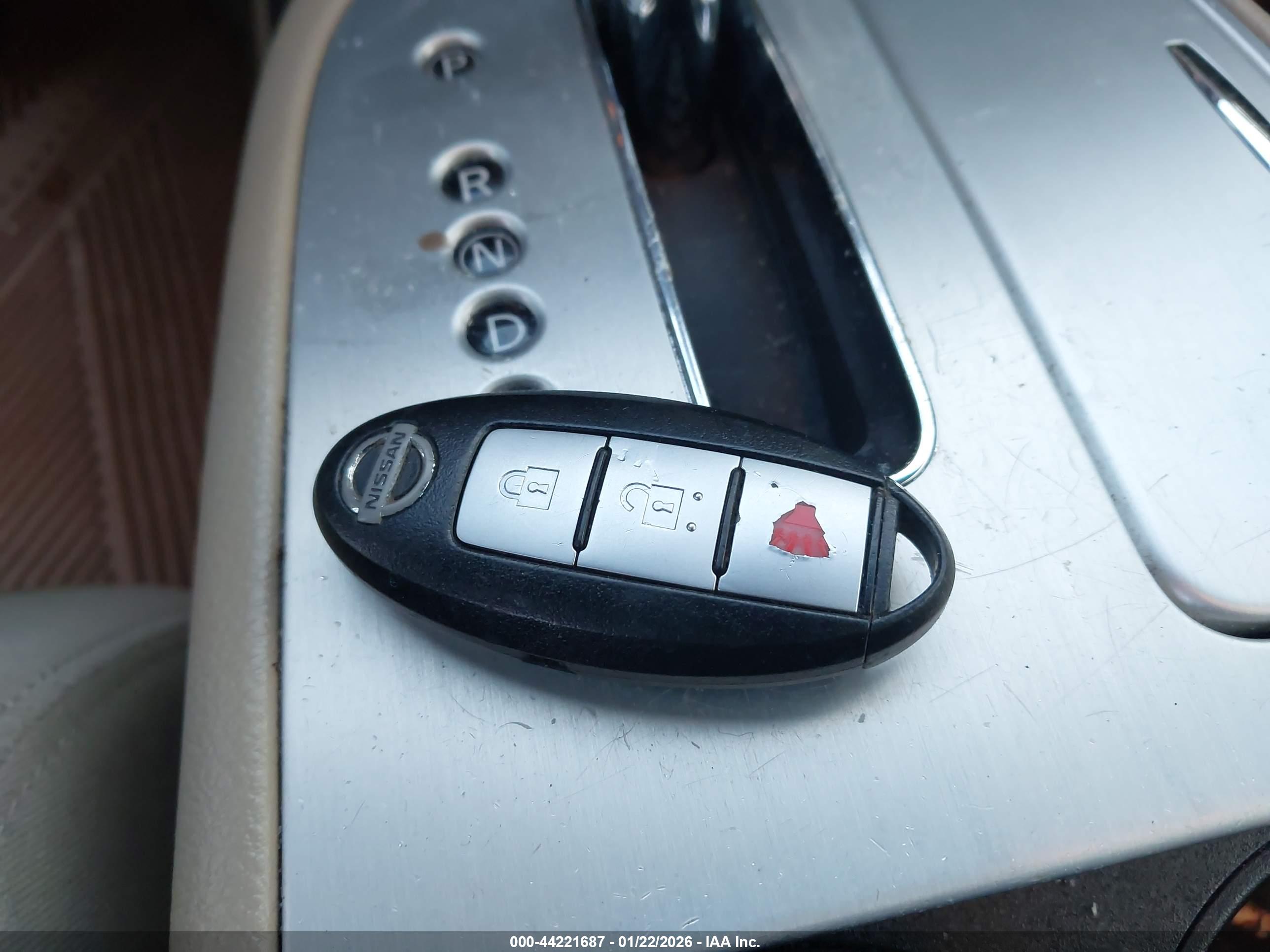 NISSAN MURANO image 11