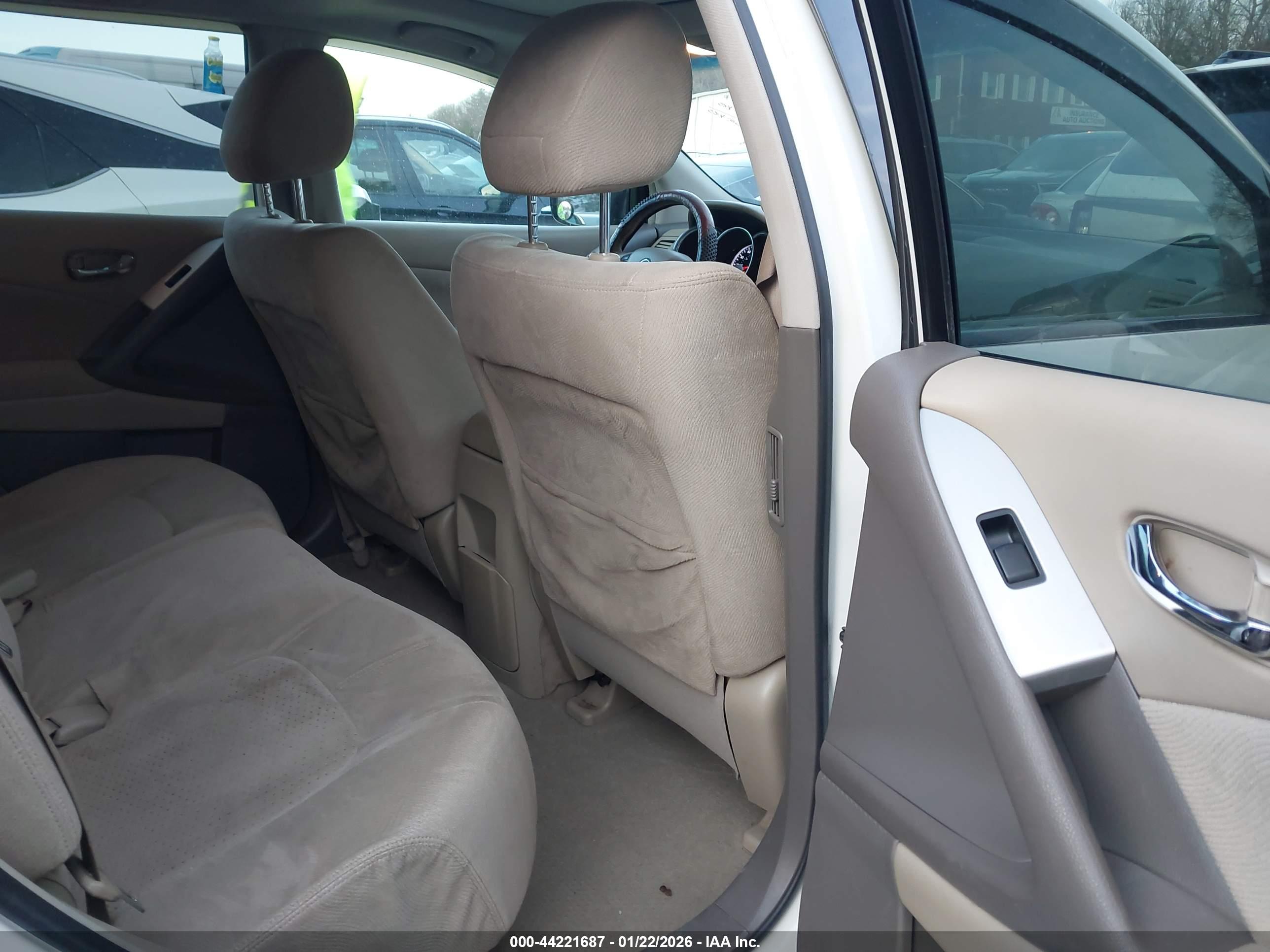 NISSAN MURANO image 8