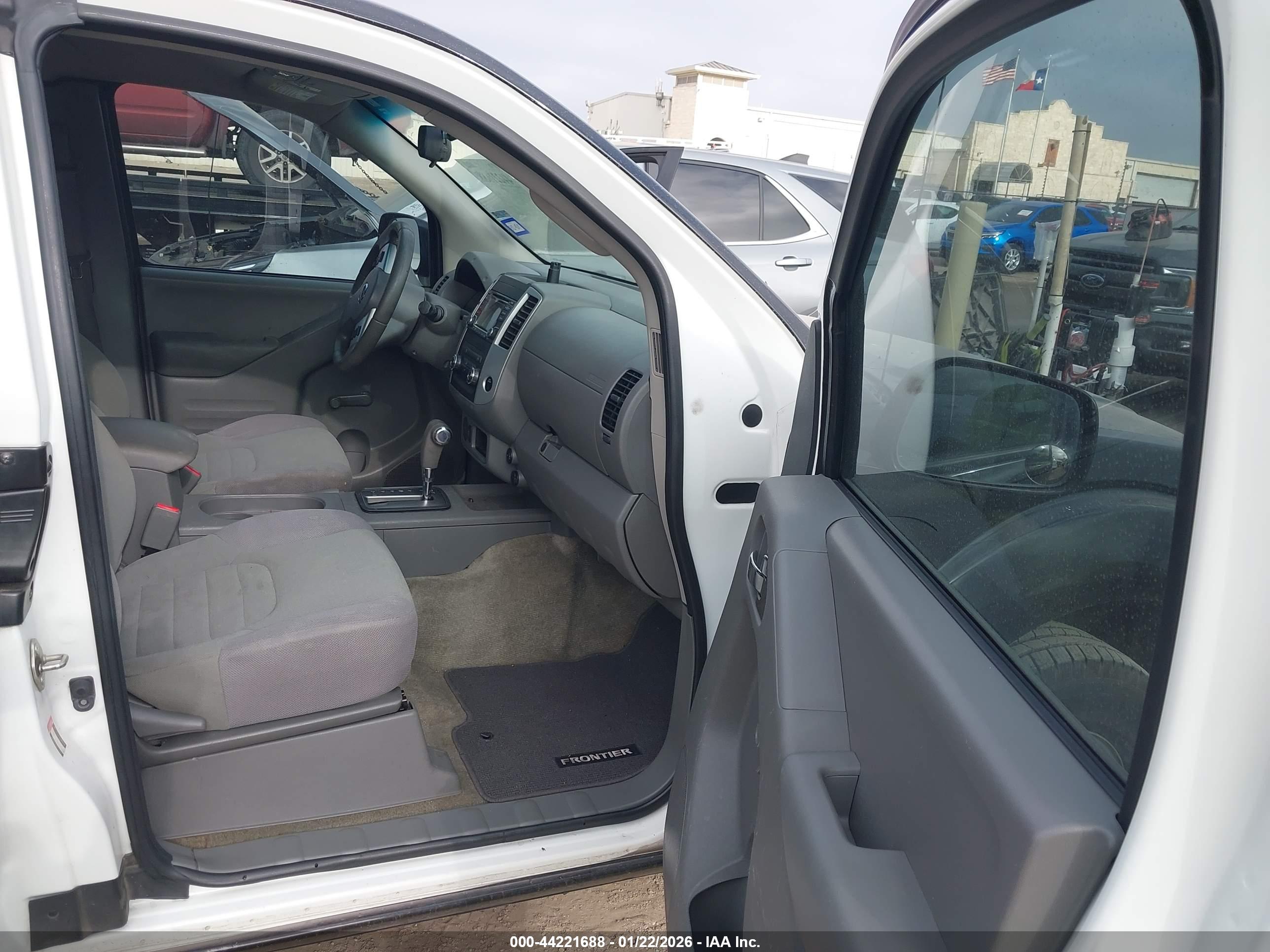 NISSAN FRONTIER image 5