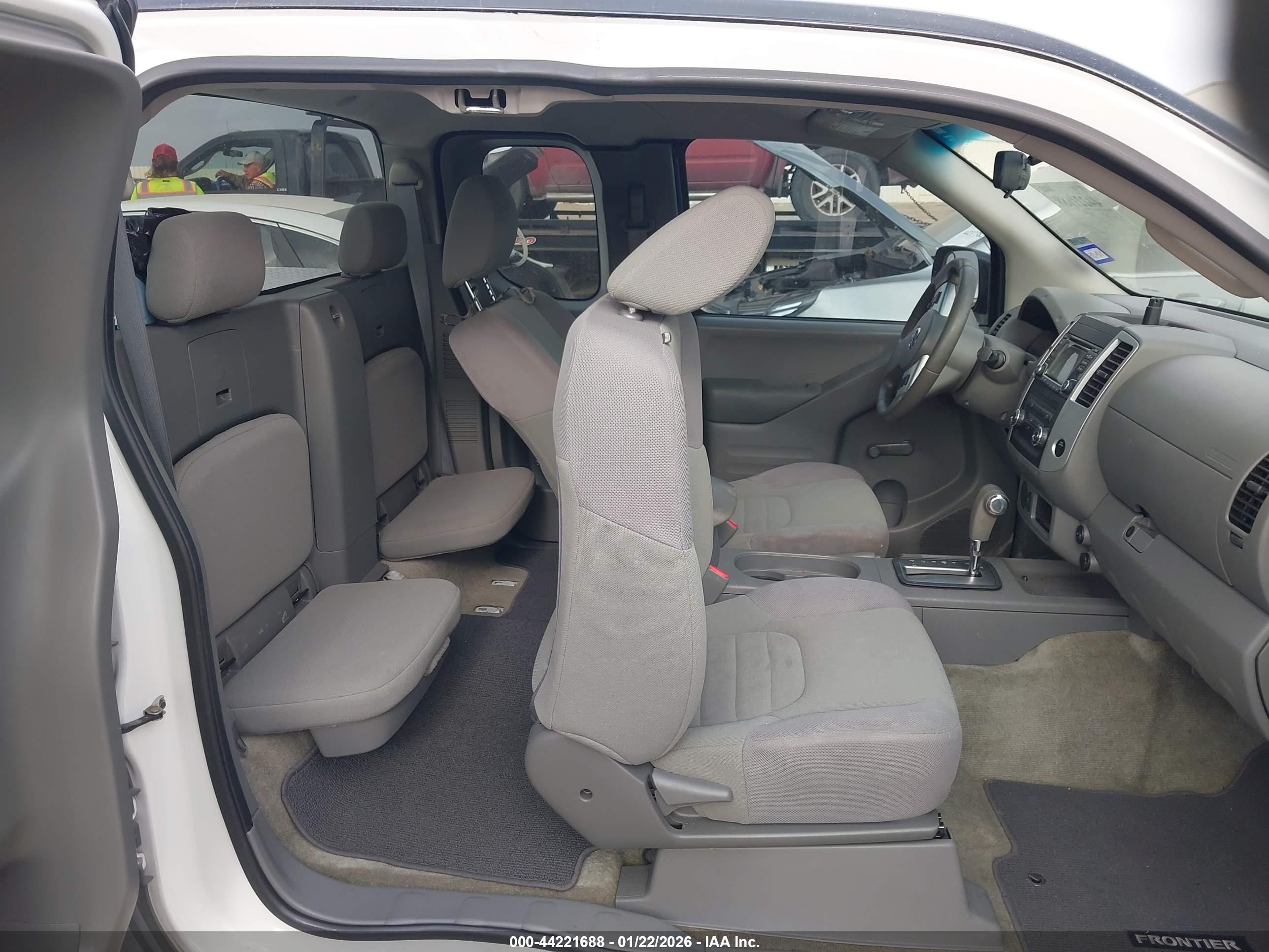 NISSAN FRONTIER image 8