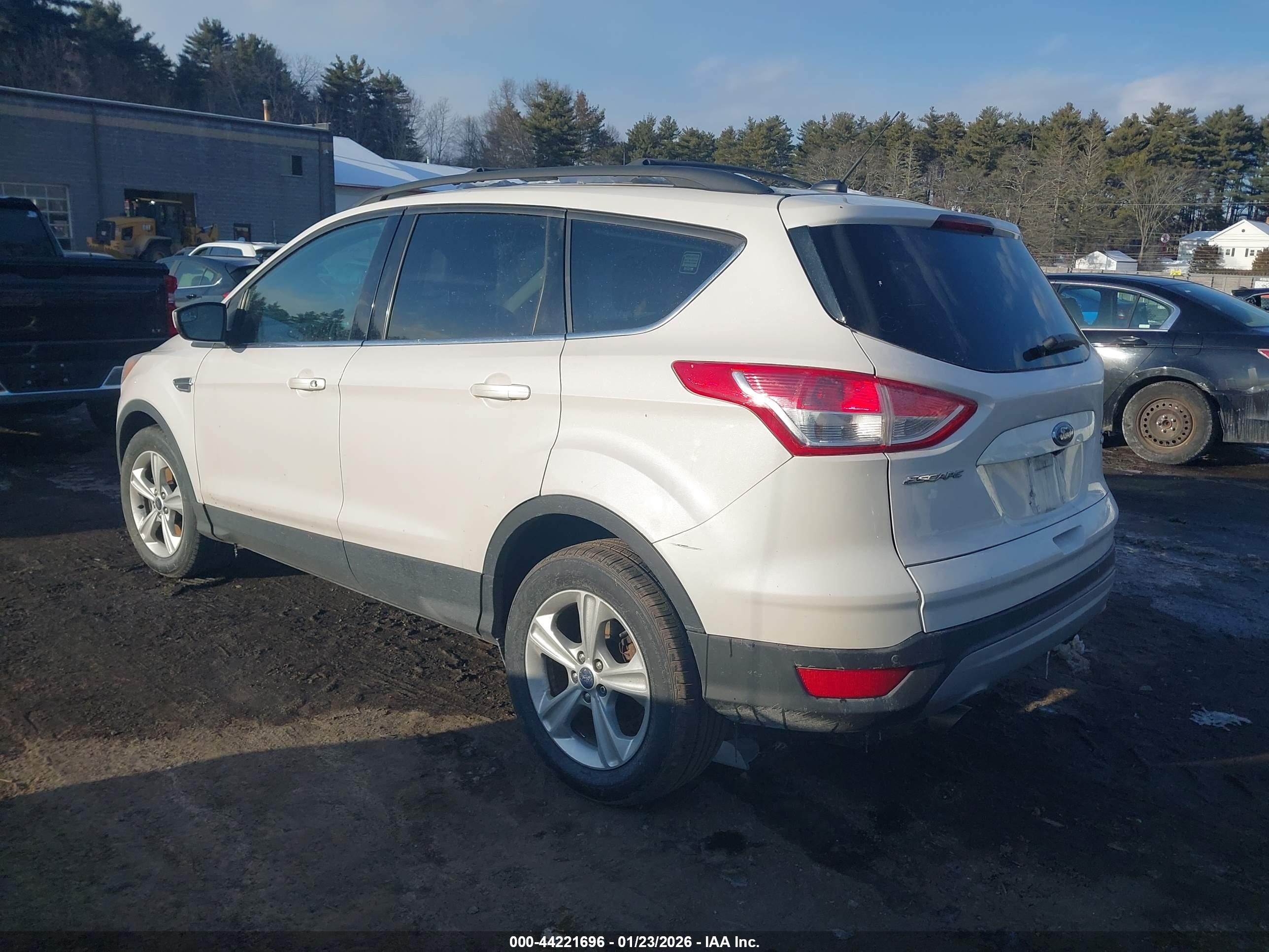 FORD ESCAPE image 3