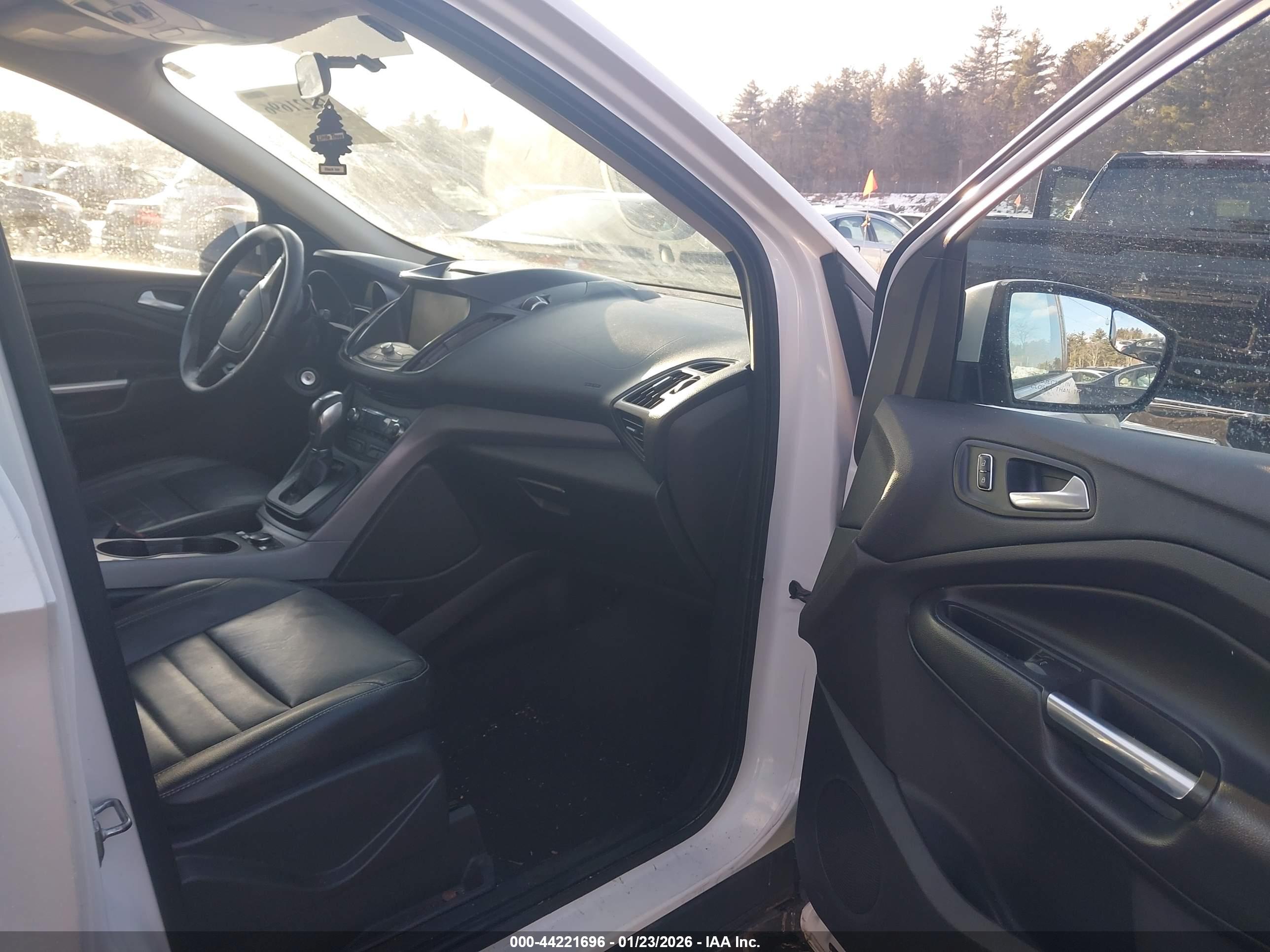 FORD ESCAPE image 5