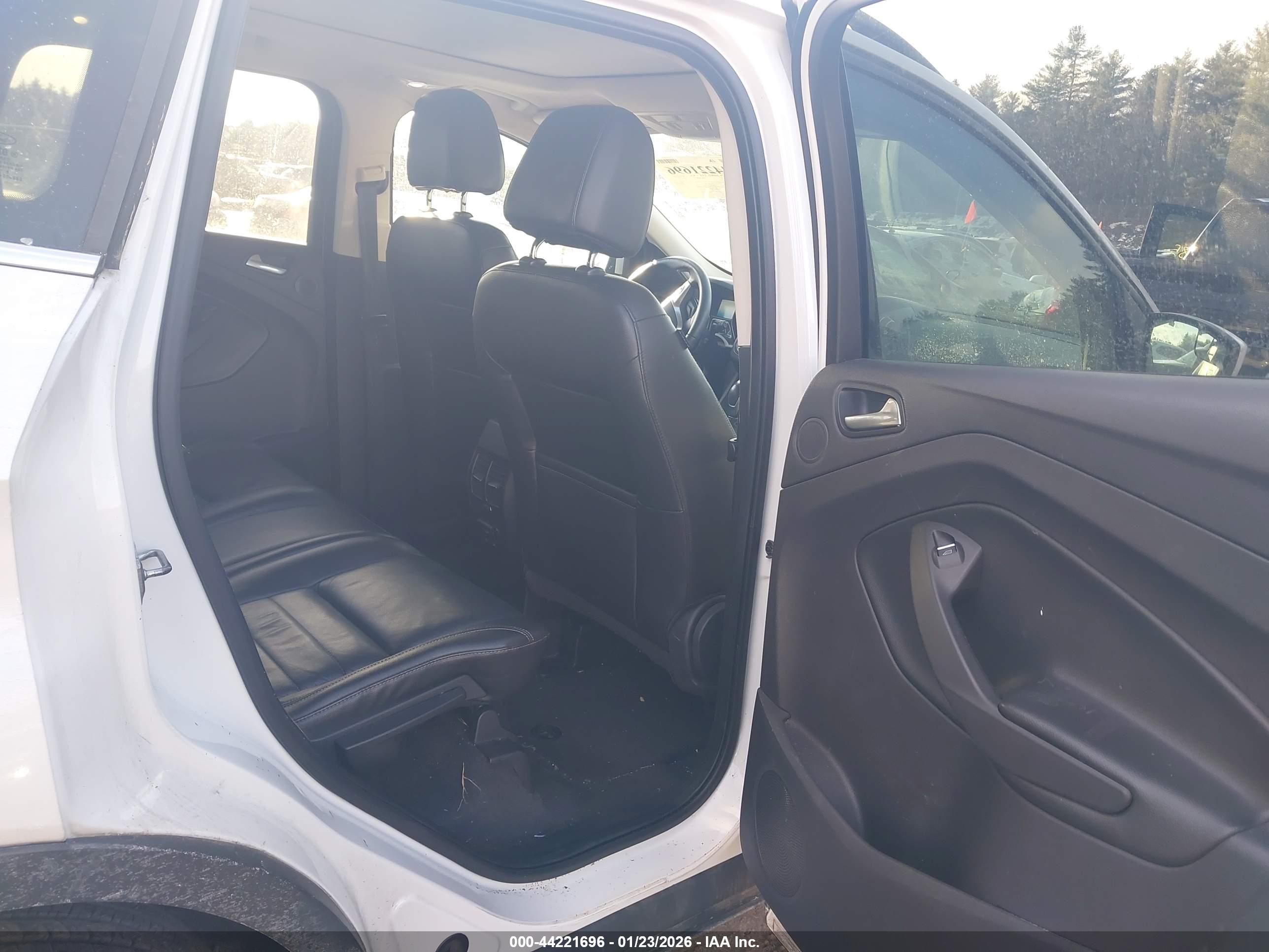 FORD ESCAPE image 8