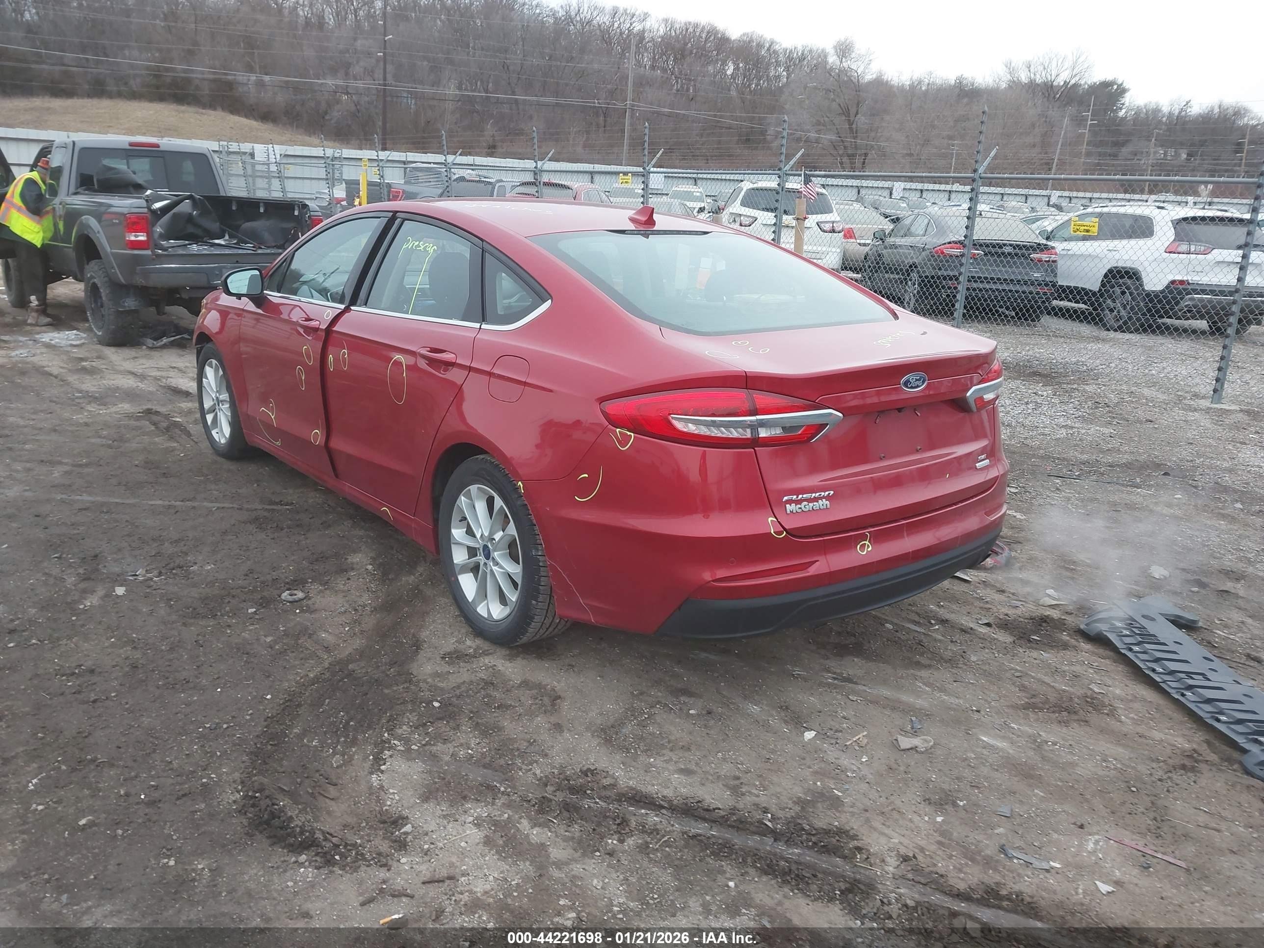 FORD FUSION image 3
