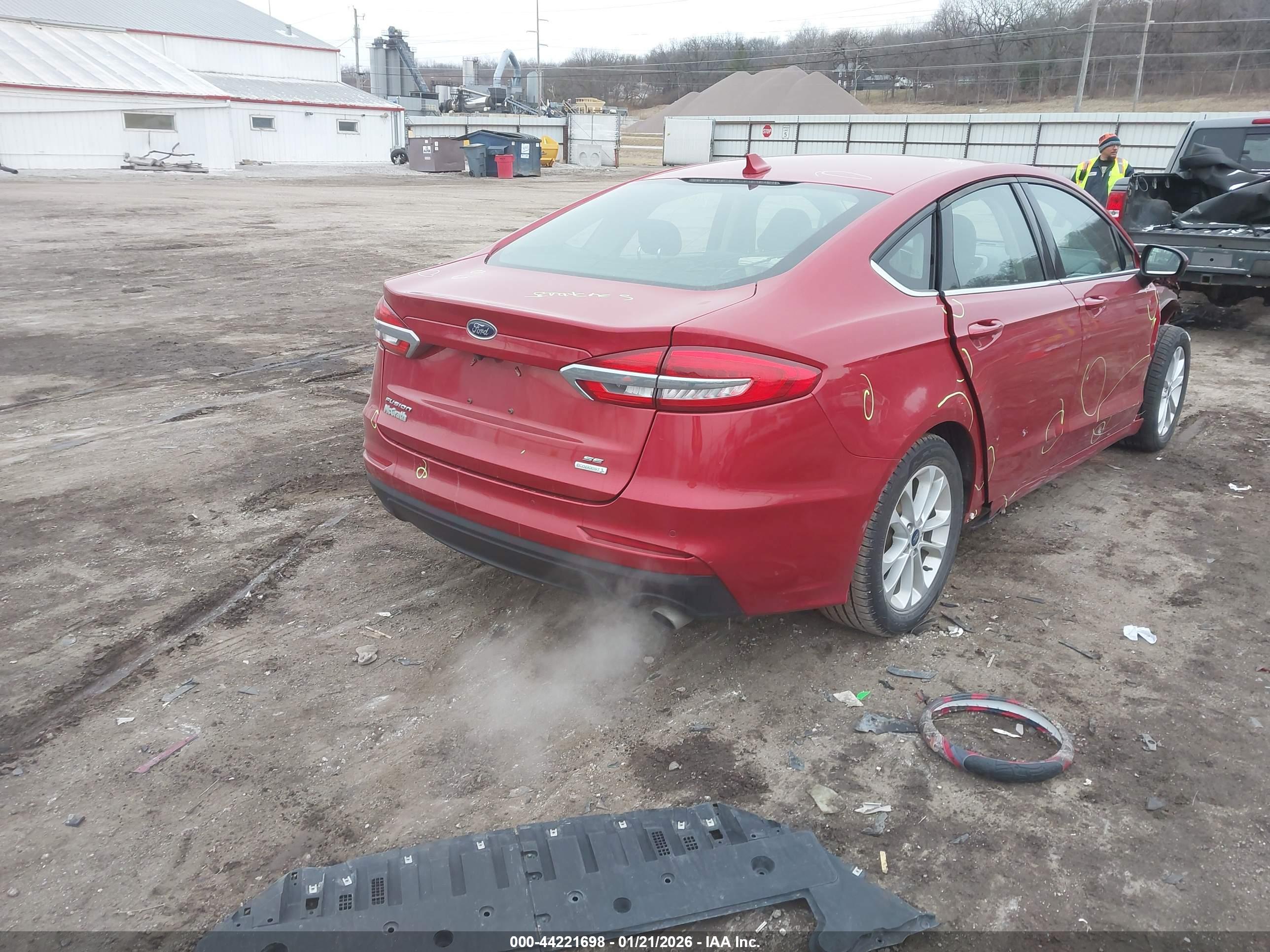 FORD FUSION image 4