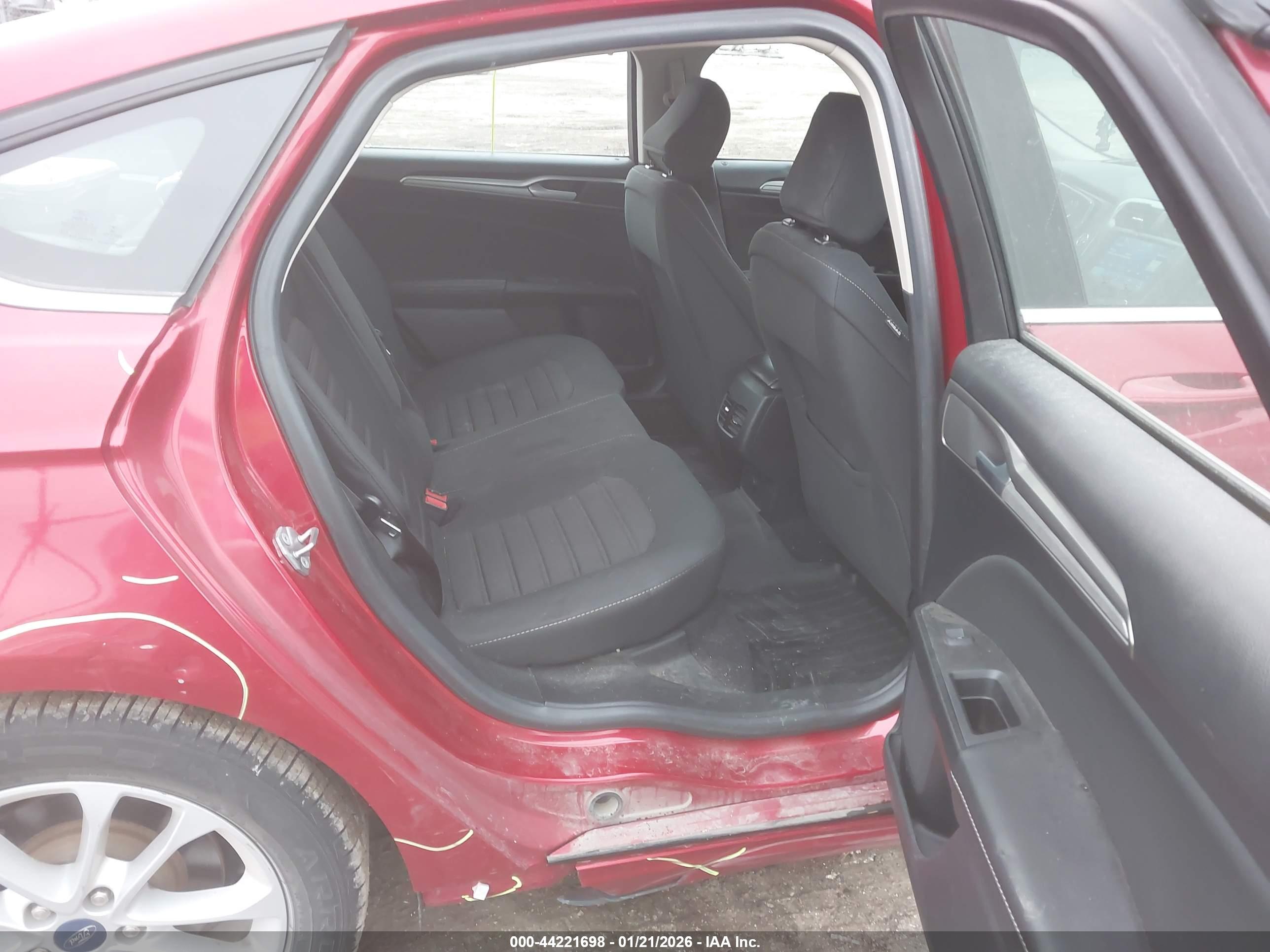 FORD FUSION image 8