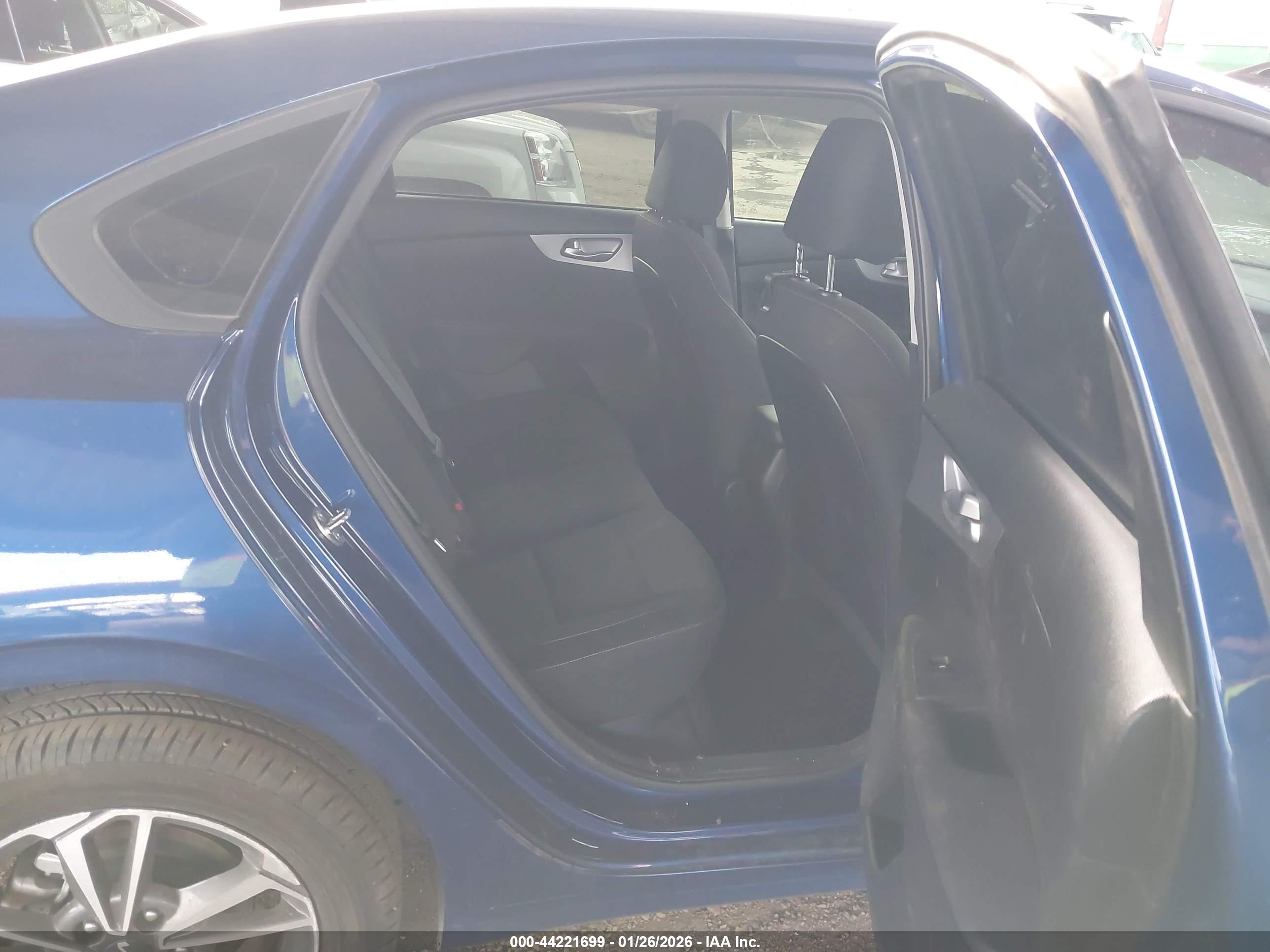 KIA FORTE image 8