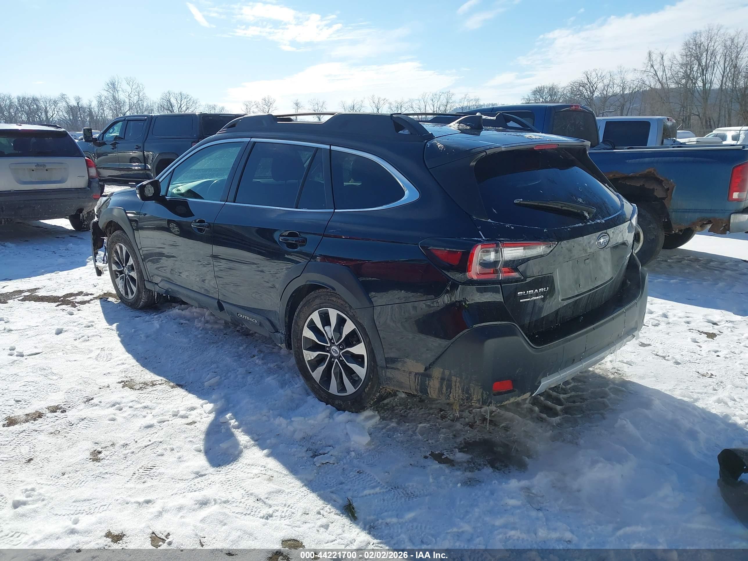 SUBARU OUTBACK image 3