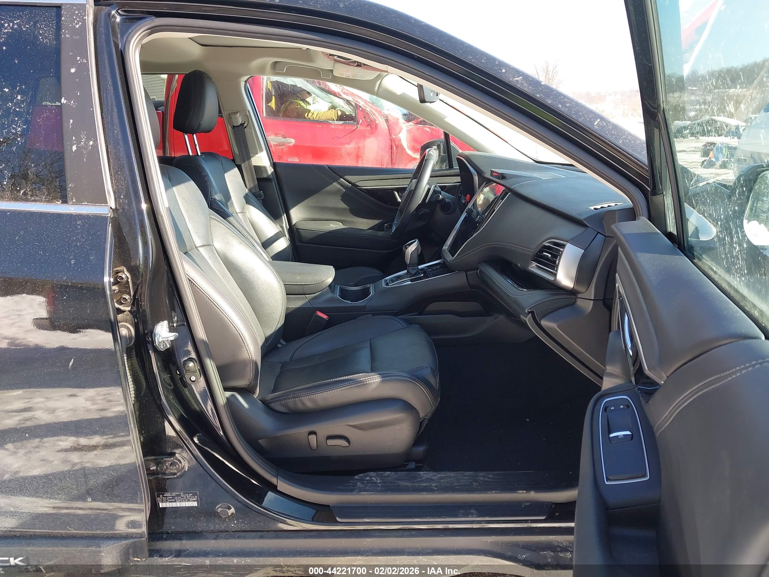 SUBARU OUTBACK image 5