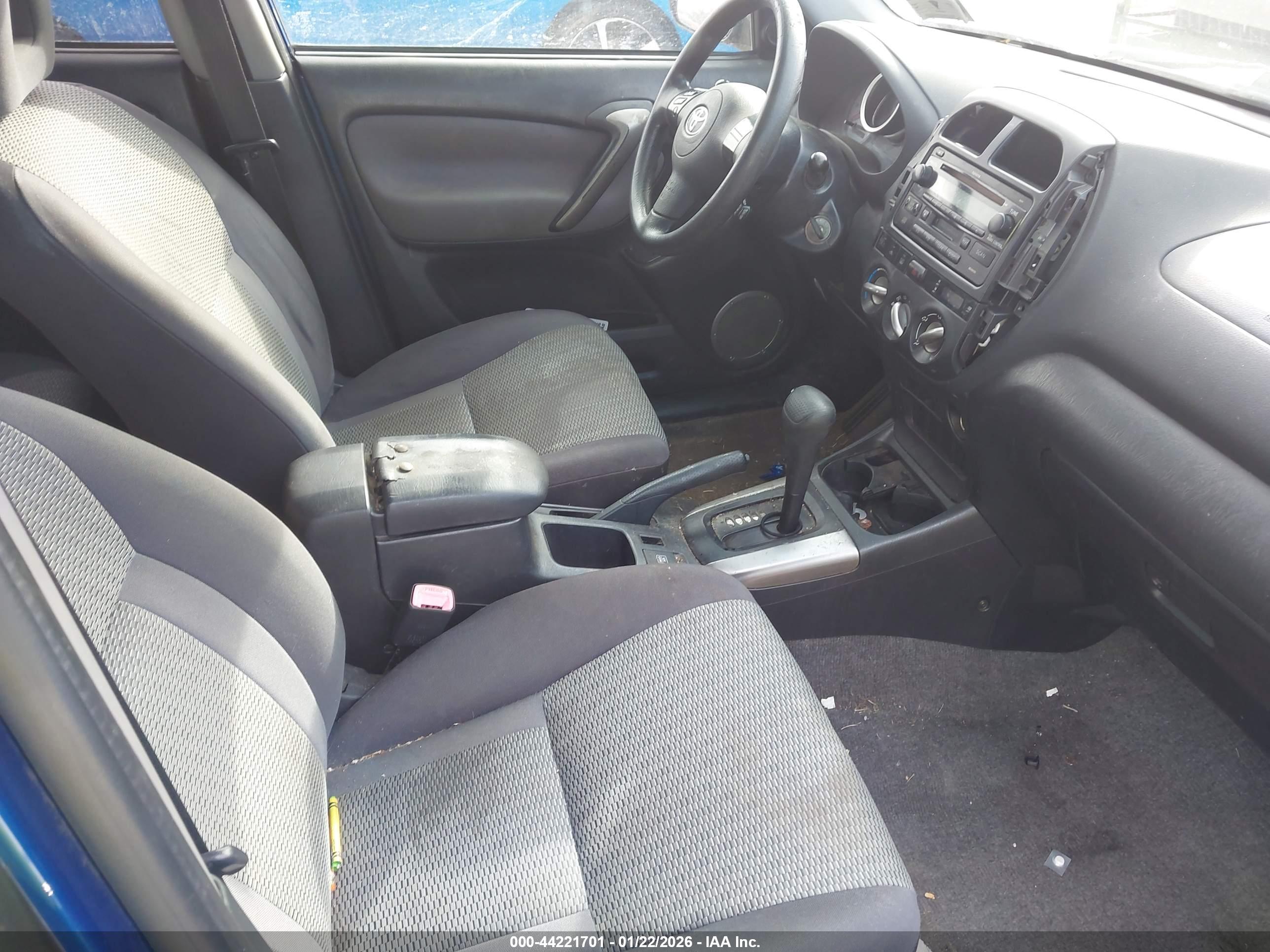 TOYOTA RAV4 image 5