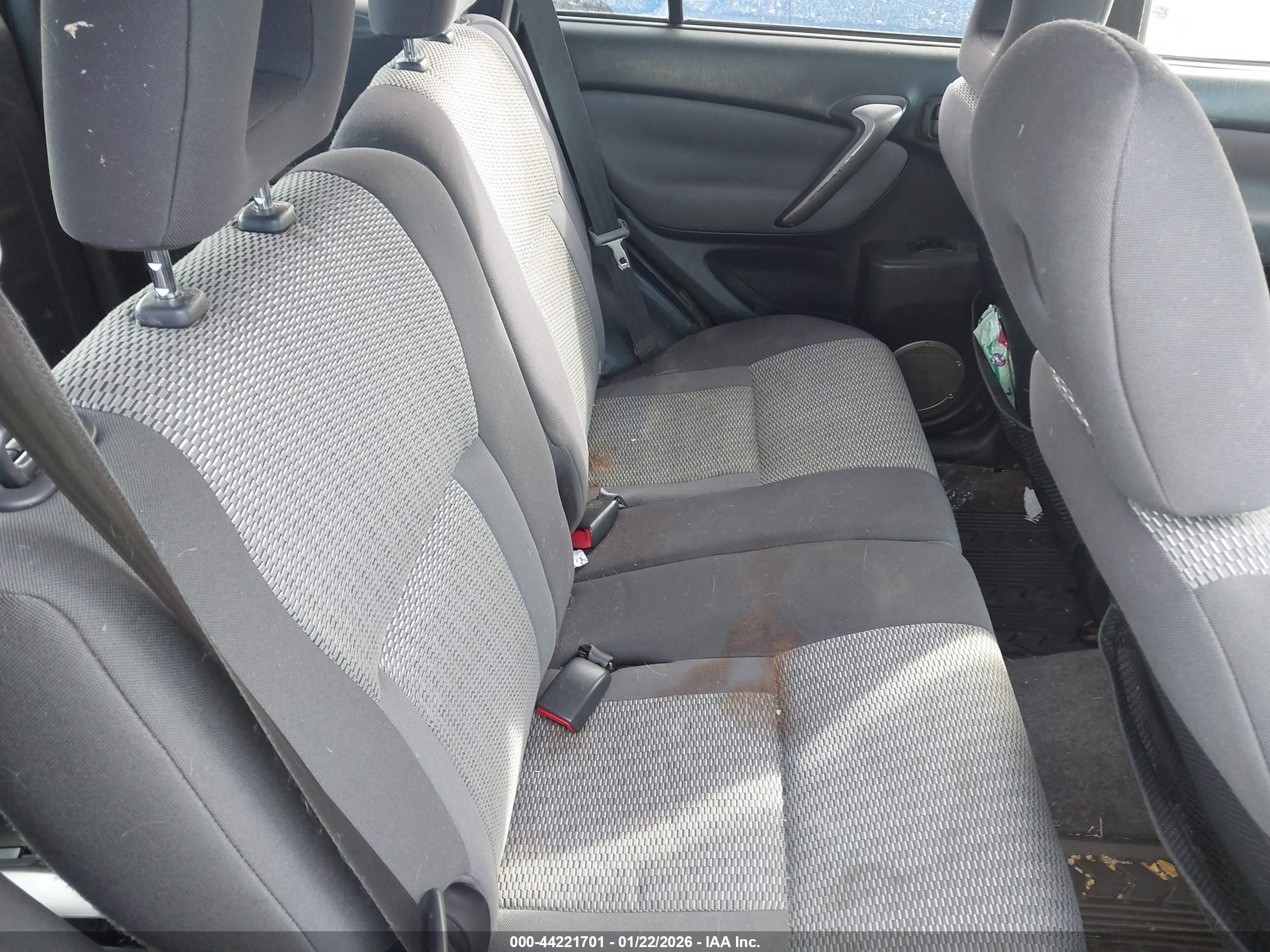 TOYOTA RAV4 image 8