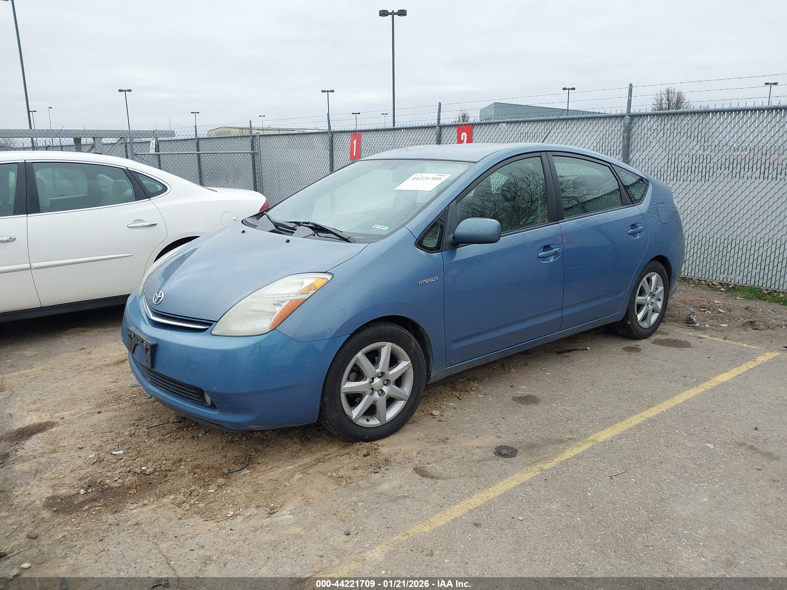 TOYOTA PRIUS image 2