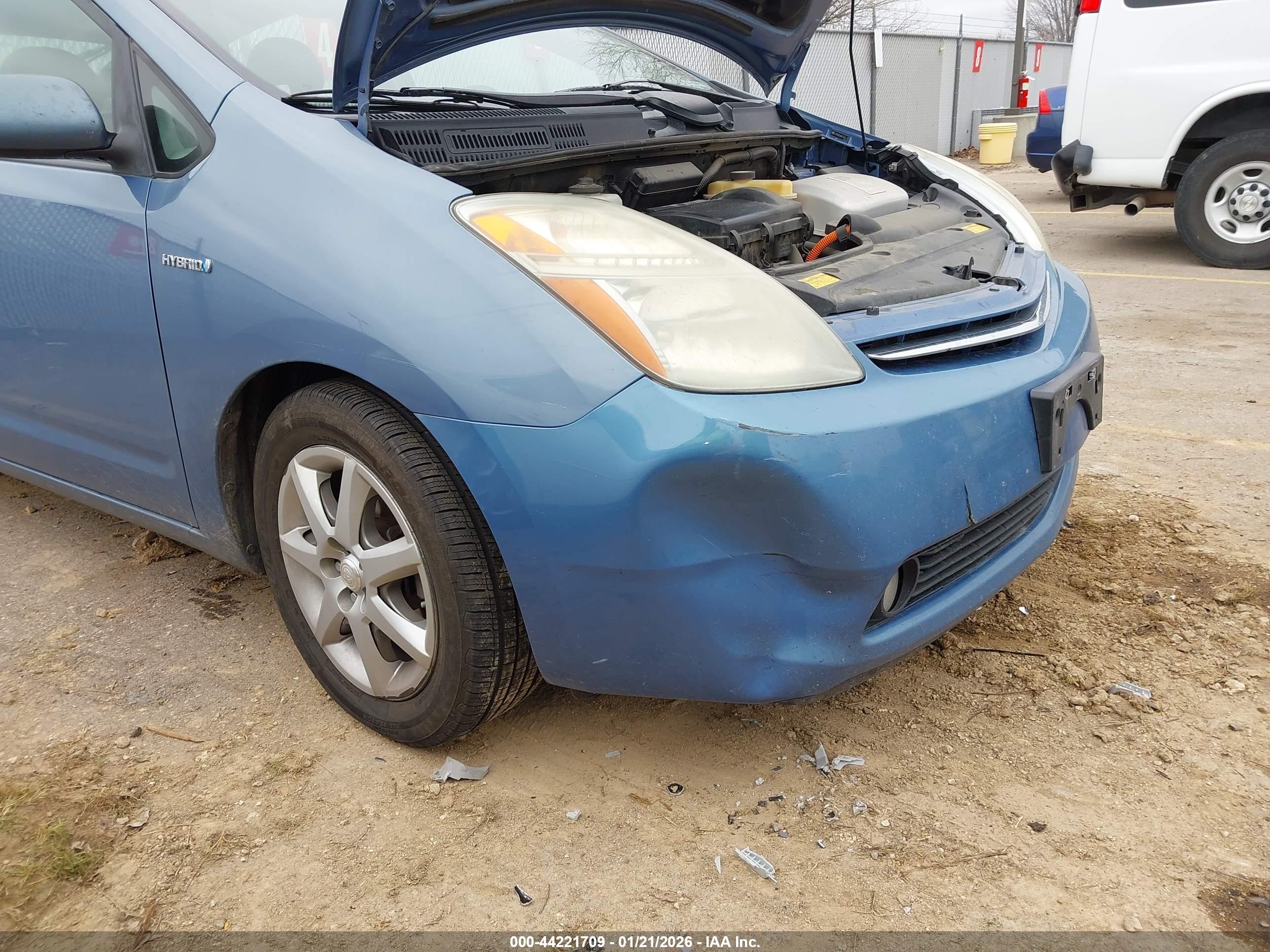 TOYOTA PRIUS image 6