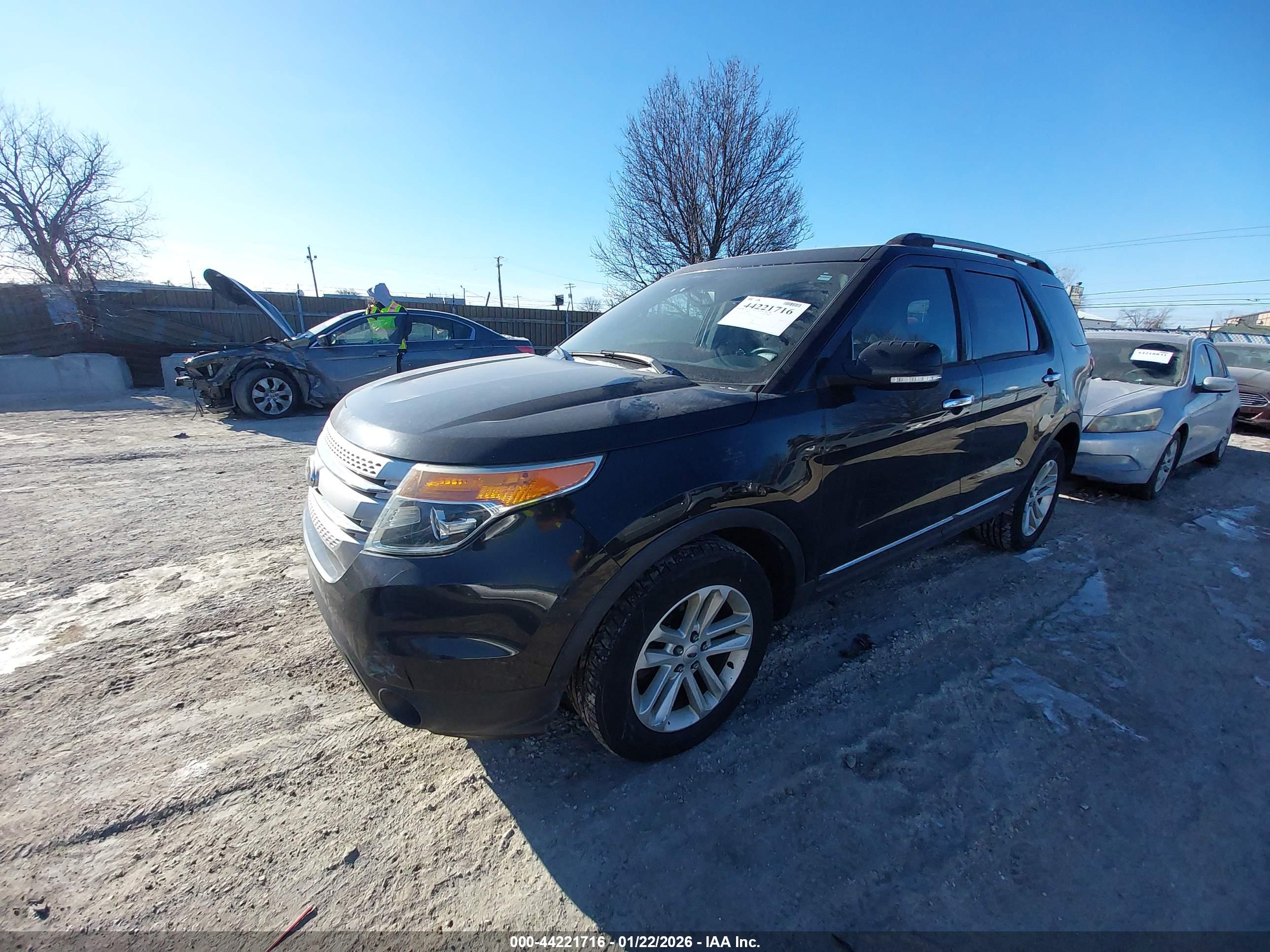 FORD EXPLORER image 2
