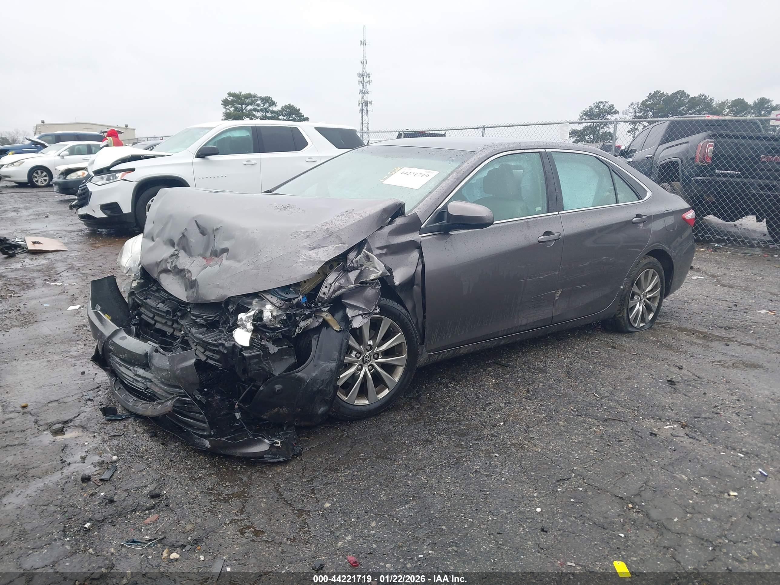 TOYOTA CAMRY image 2