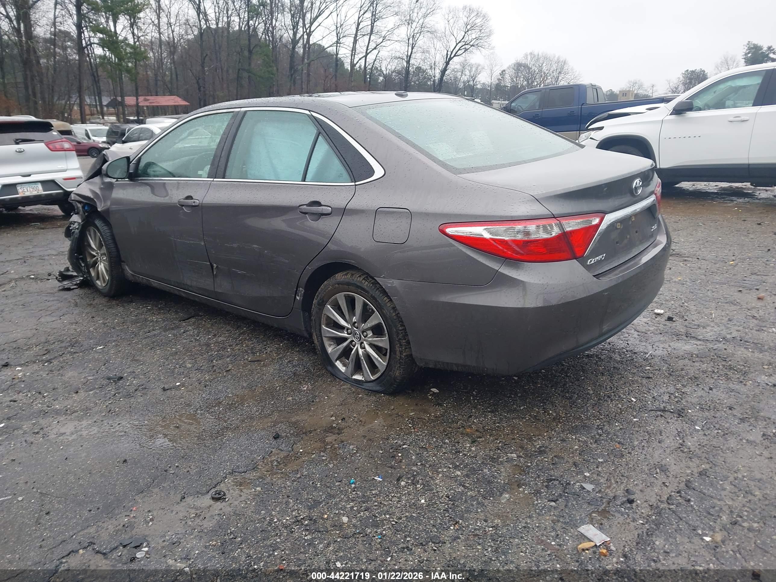 TOYOTA CAMRY image 3