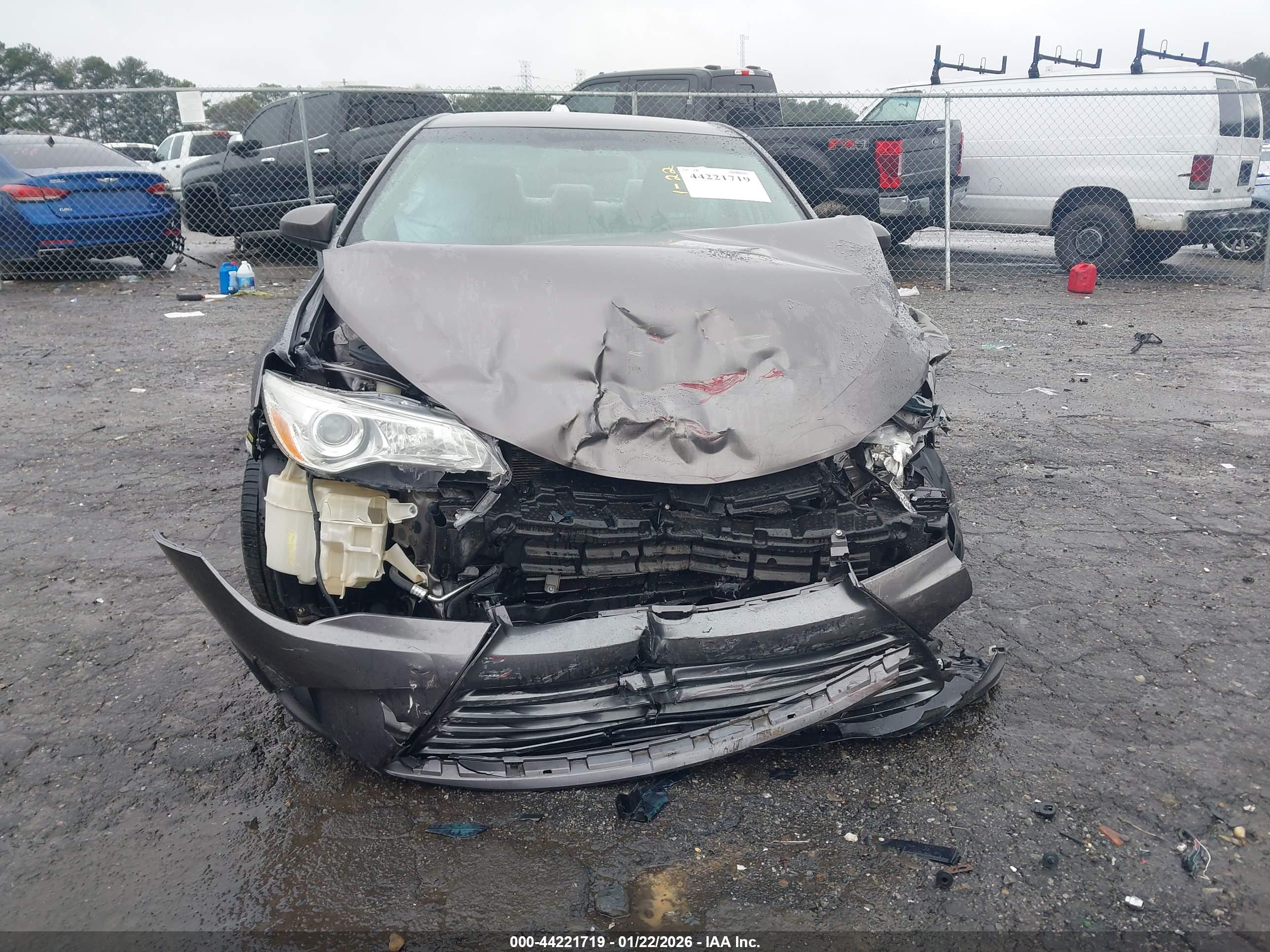 TOYOTA CAMRY image 6